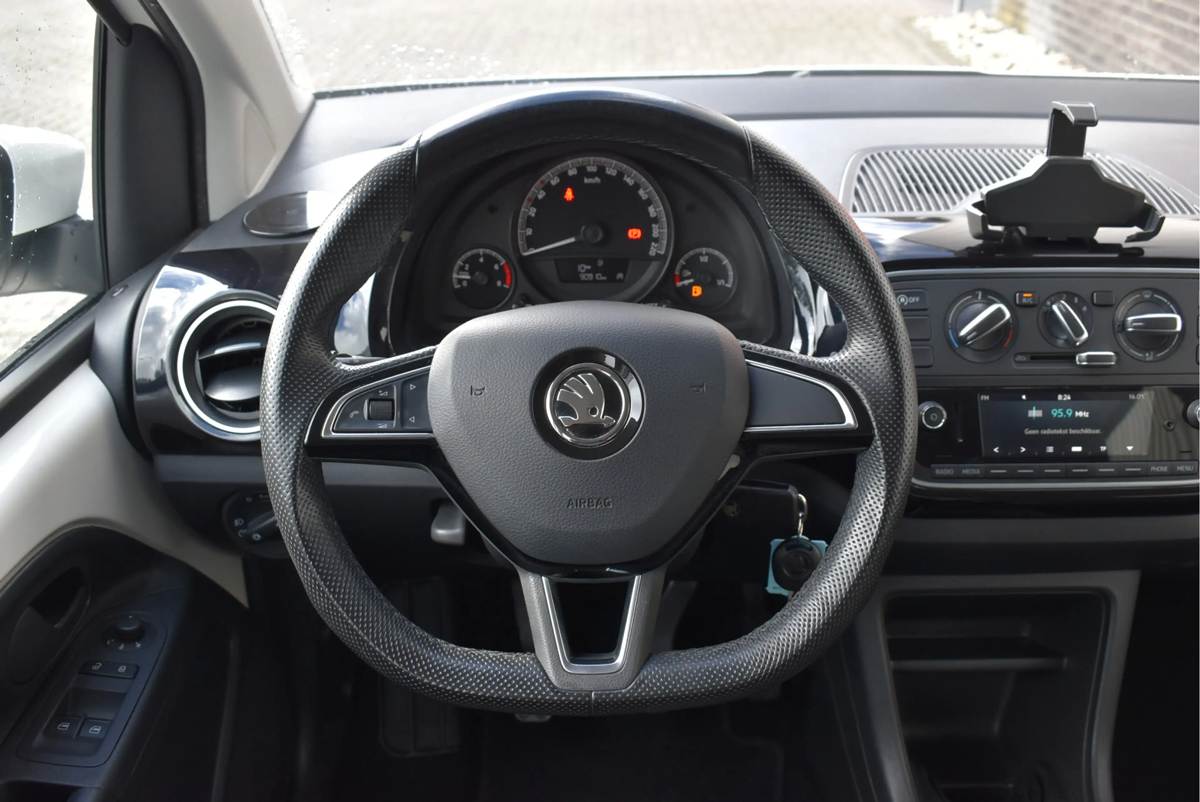 Skoda Citigo 1.0 Greentech Ambition Cruise control, Airco, Park — photo 4