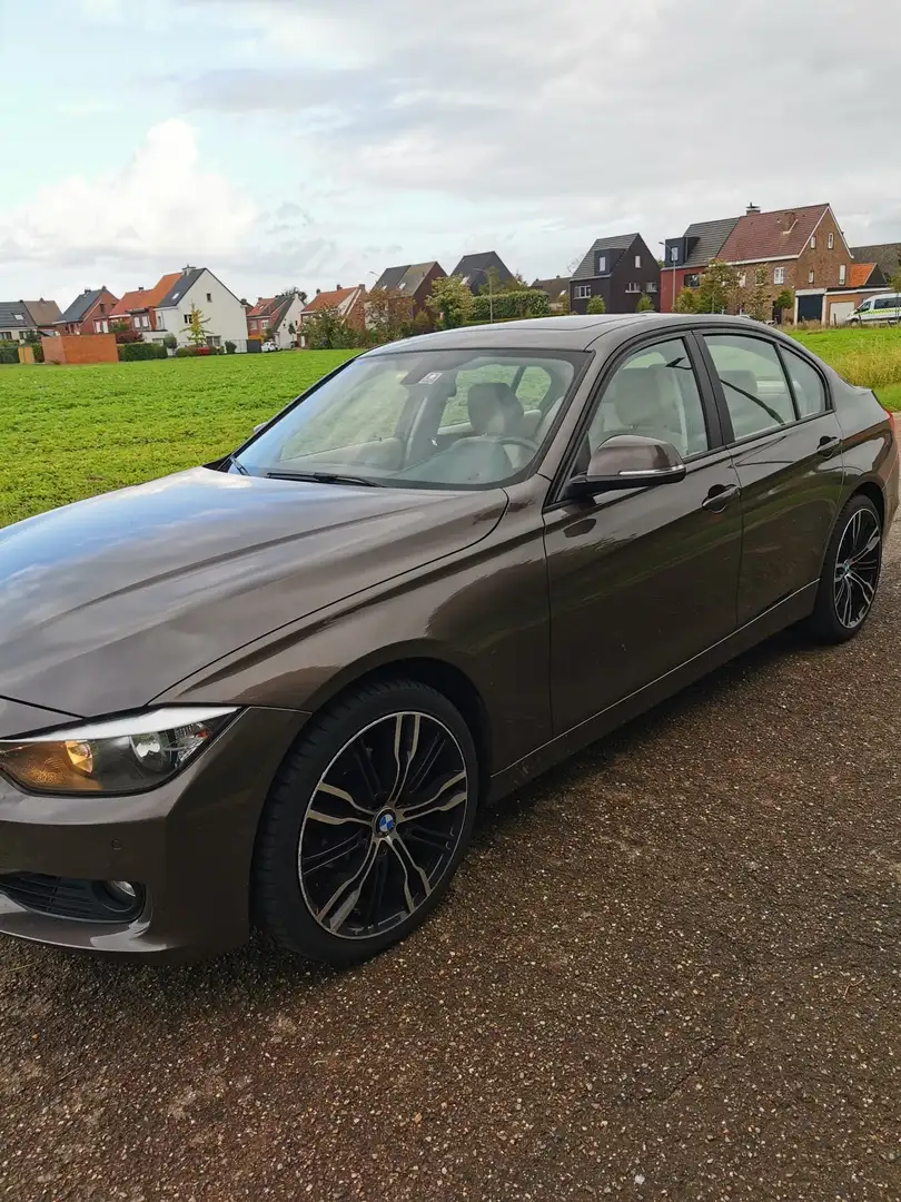 BMW 330 320i Executive Bruin - 2