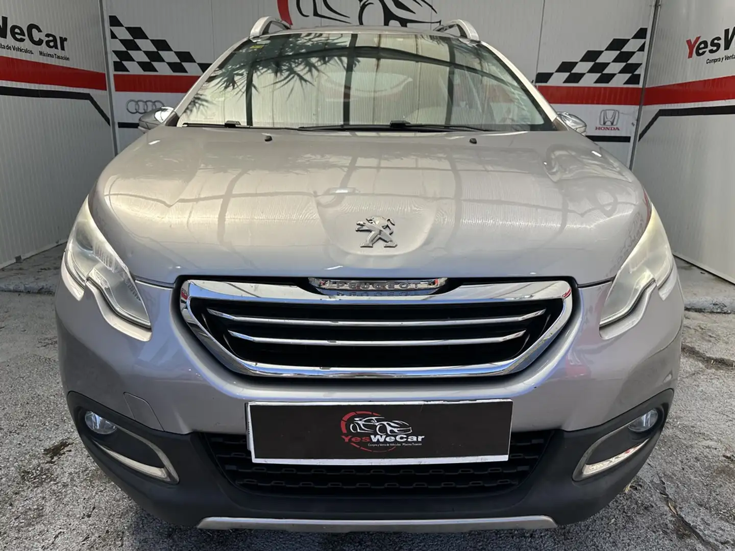 Peugeot 2008 1.6 BlueHDI S&S Allure 120 Gris - 2