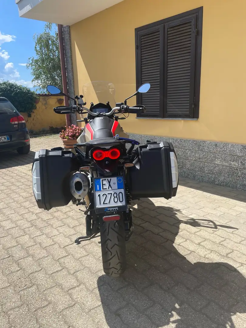 Moto Guzzi V 85 TT travel - 2
