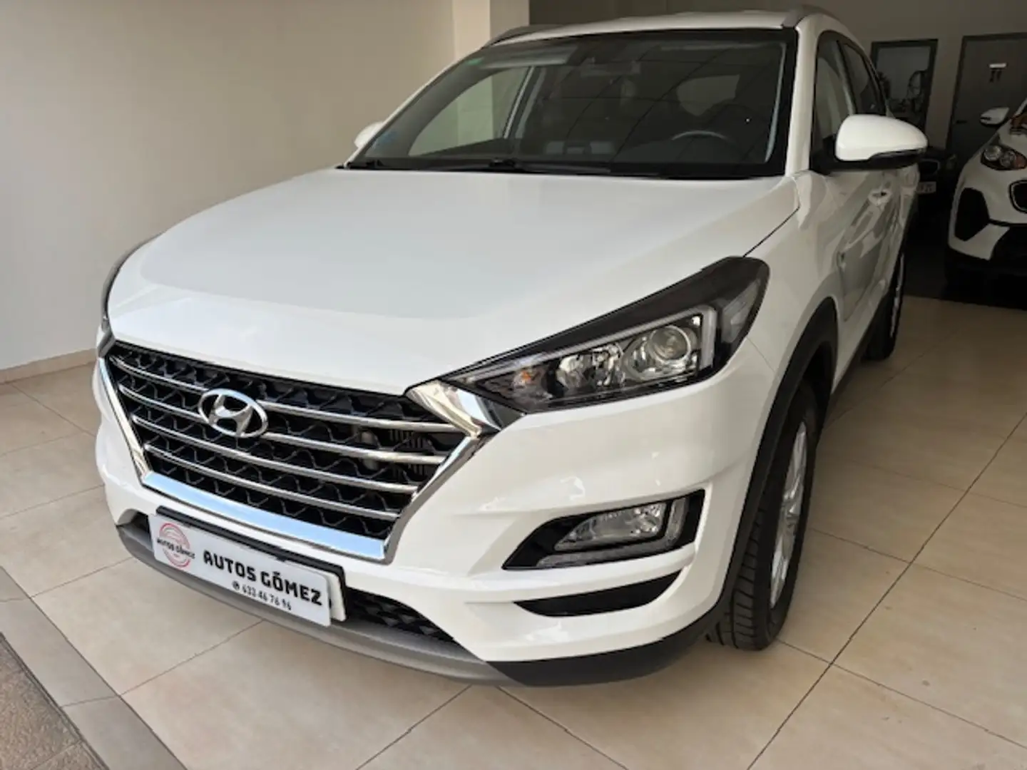 Hyundai TUCSON 1.6CRDI 48V SLE 4x2 Blanc - 1
