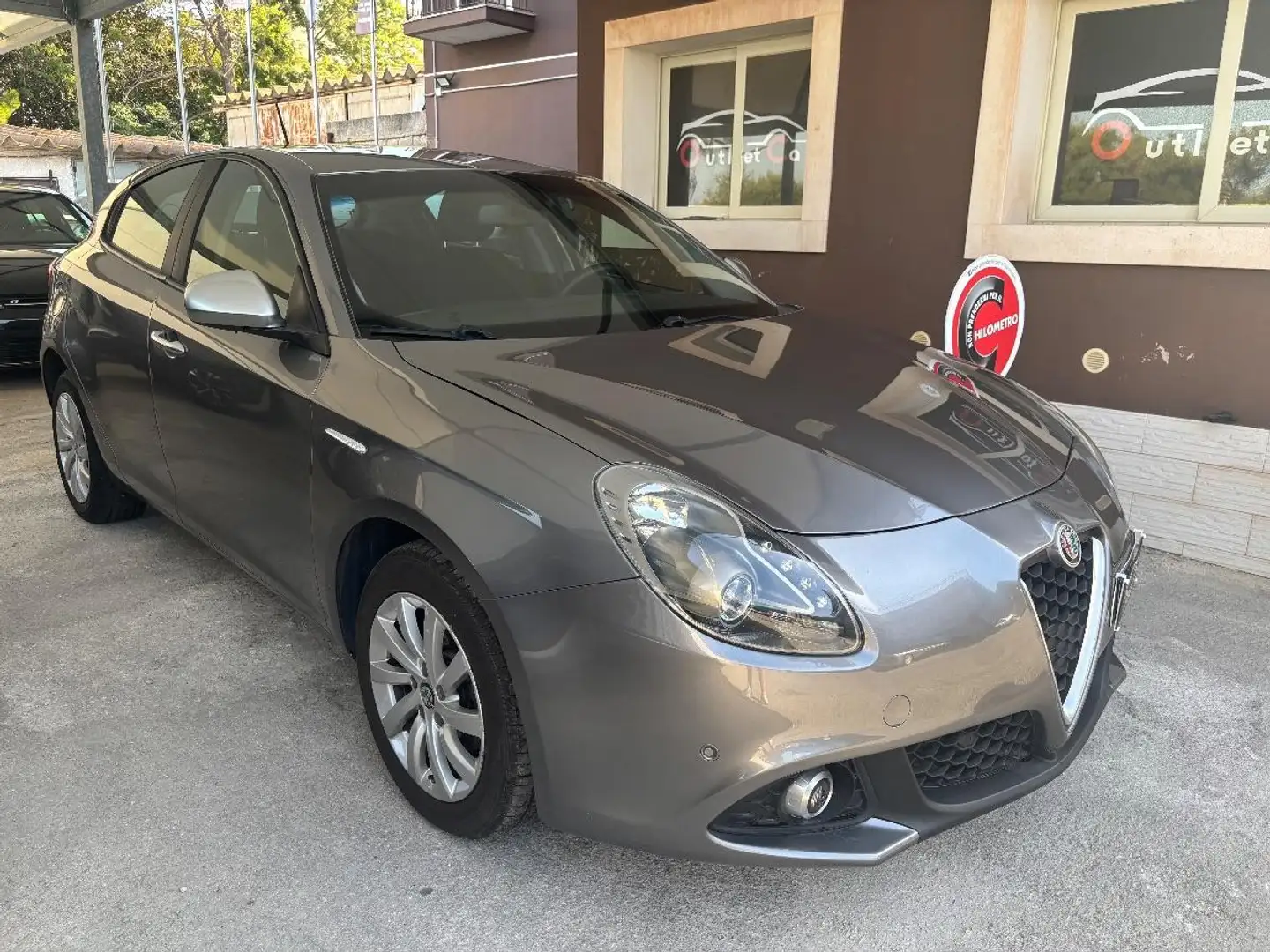 Alfa Romeo Giulietta 1.6 JTDm 120 CV Super L.E. Grigio - 1