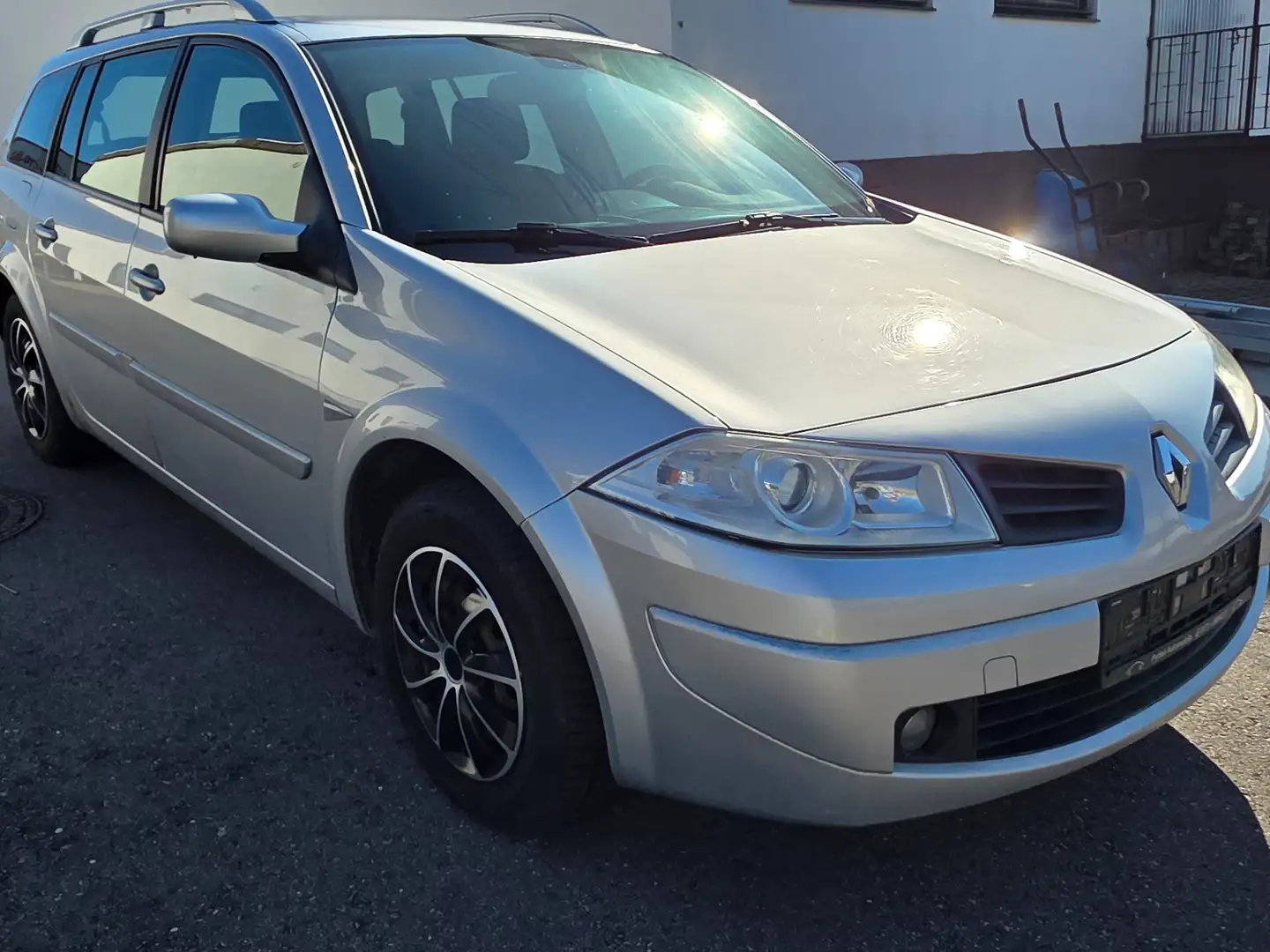 Renault Megane 1.9 dCi FAP Grandtour Exception 6Gang Silber - 2