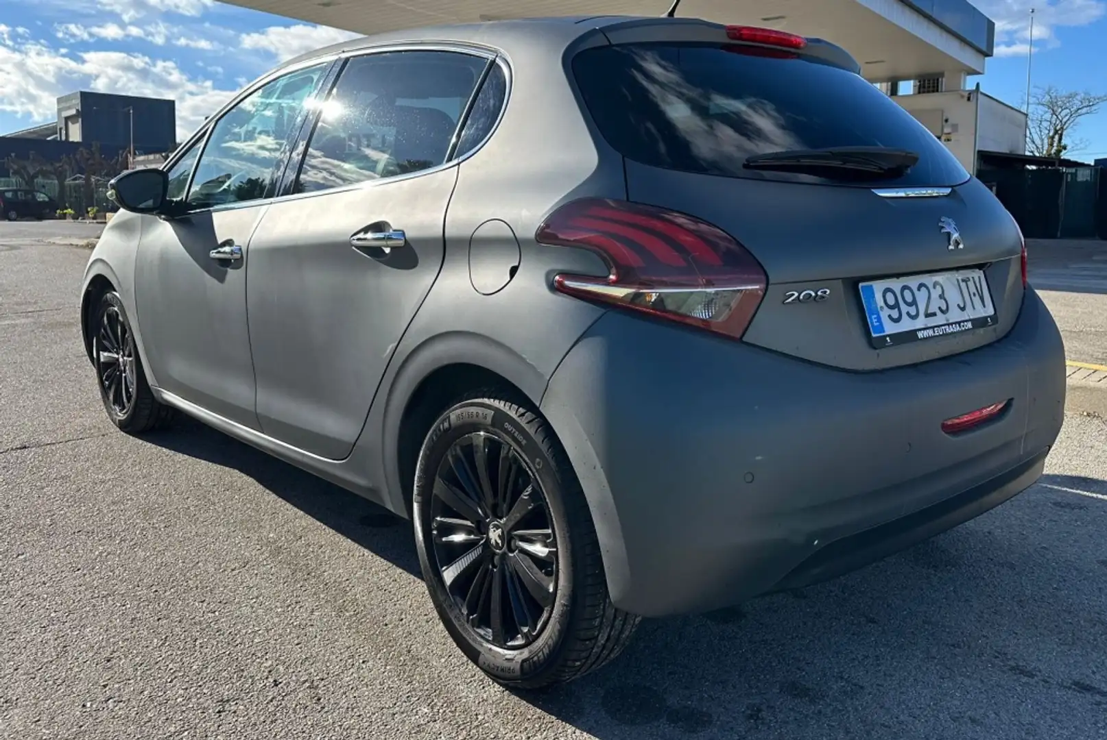 Peugeot 208 1.6 BlueHDi S&S Allure 100 Grijs - 2