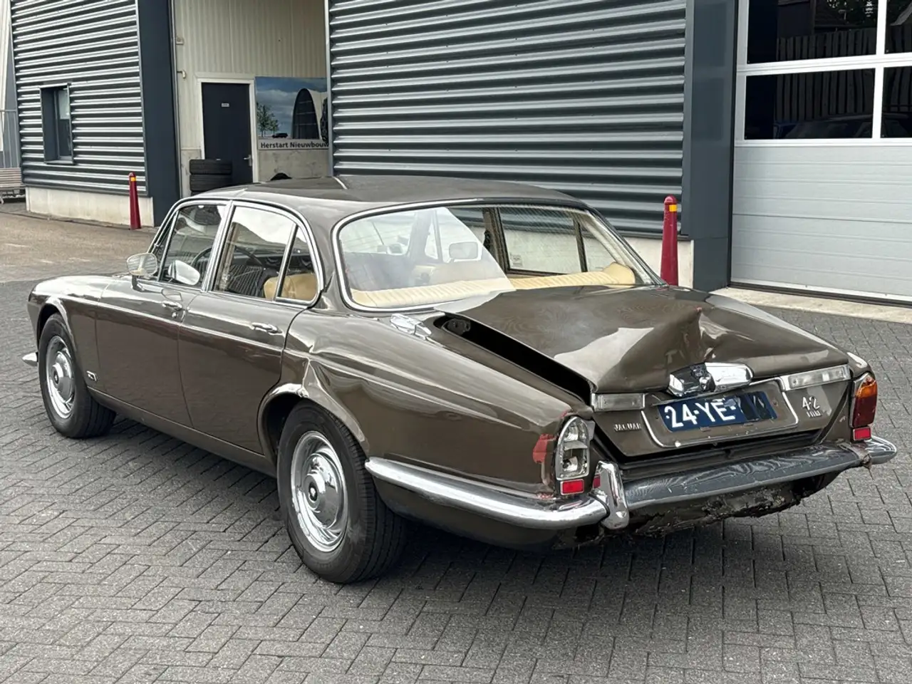 Jaguar XJ6 4,2, foto 3