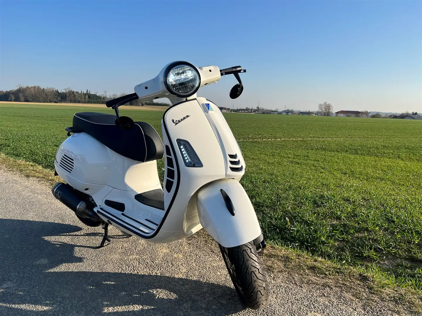 Vespa GTS 300 Schwarz Umbau Aktionspreis!!! Weiß - 1