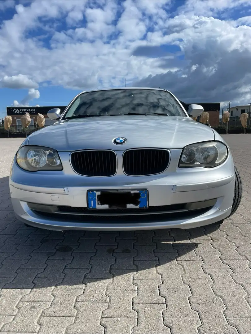 BMW 118 118d 5p 2.0 Eletta 143cv dpf Argento - 1