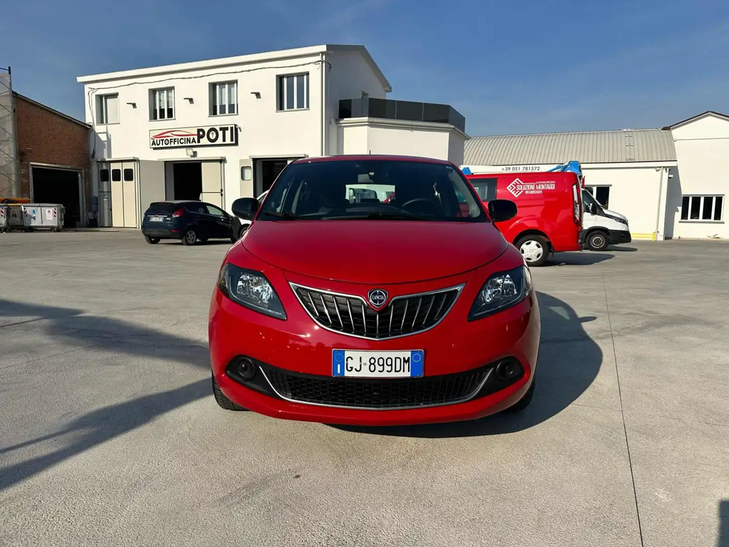 Lancia Ypsilon 1.0 FireFly 5 porte S&S Hybrid Ecochic Silver Rouge - 2