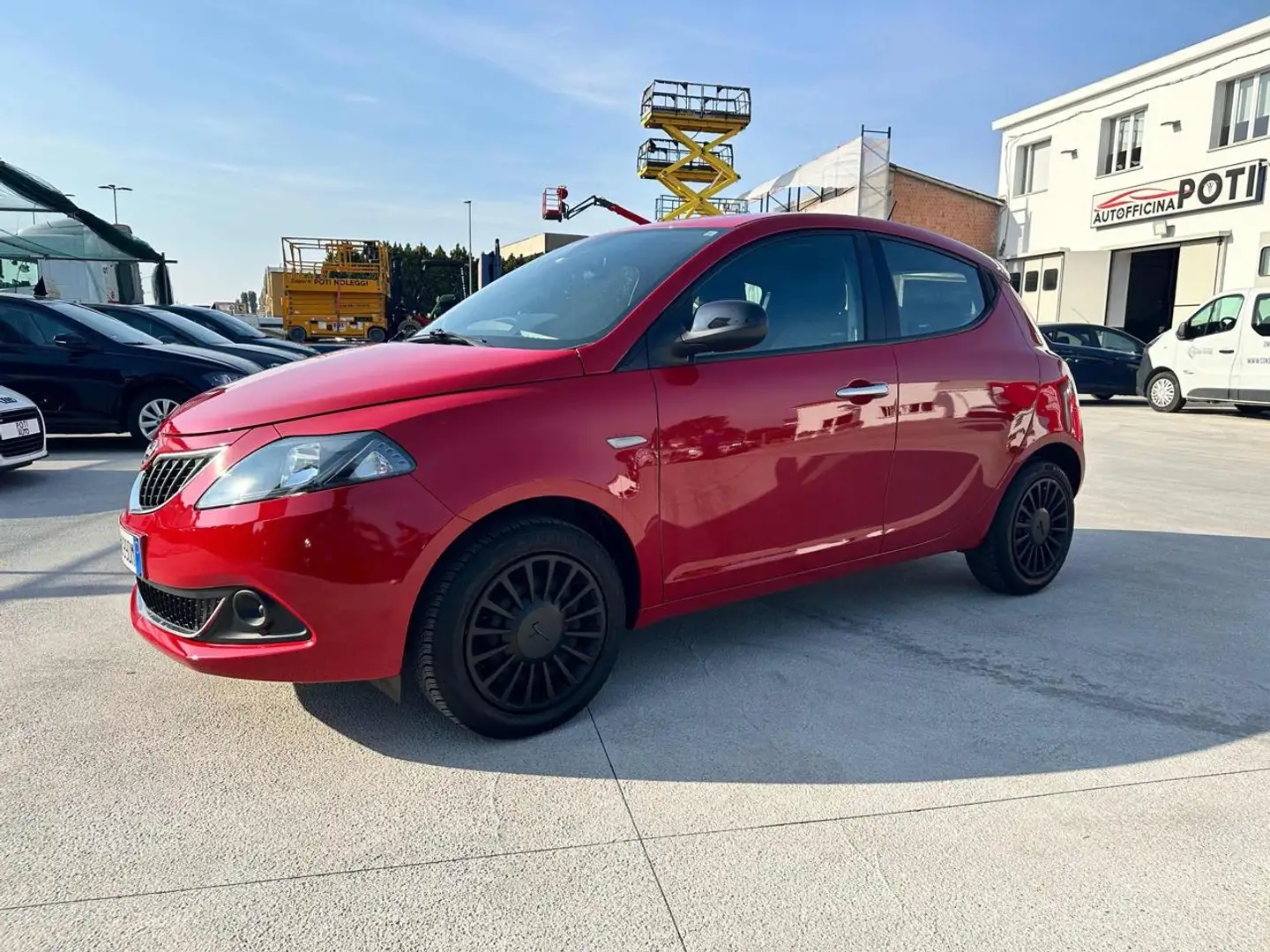 Lancia Ypsilon 1.0 FireFly 5 porte S&S Hybrid Ecochic Silver Rouge - 1