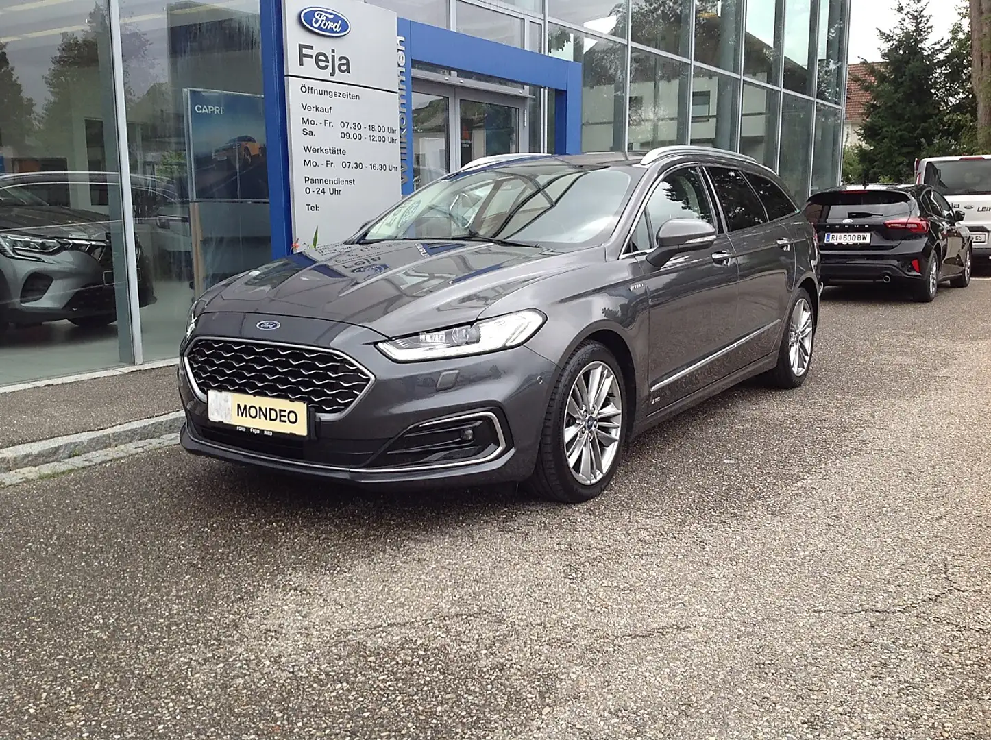 Ford Mondeo Traveller Vignale 2,0 EcoBlue SCR Aut. ALLRAD Grau - 1