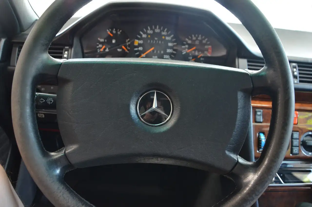 Mercedes-Benz 230 E W124 *AUTOMATIK*KLIMA*H-KENNZEICHEN*, foto 11