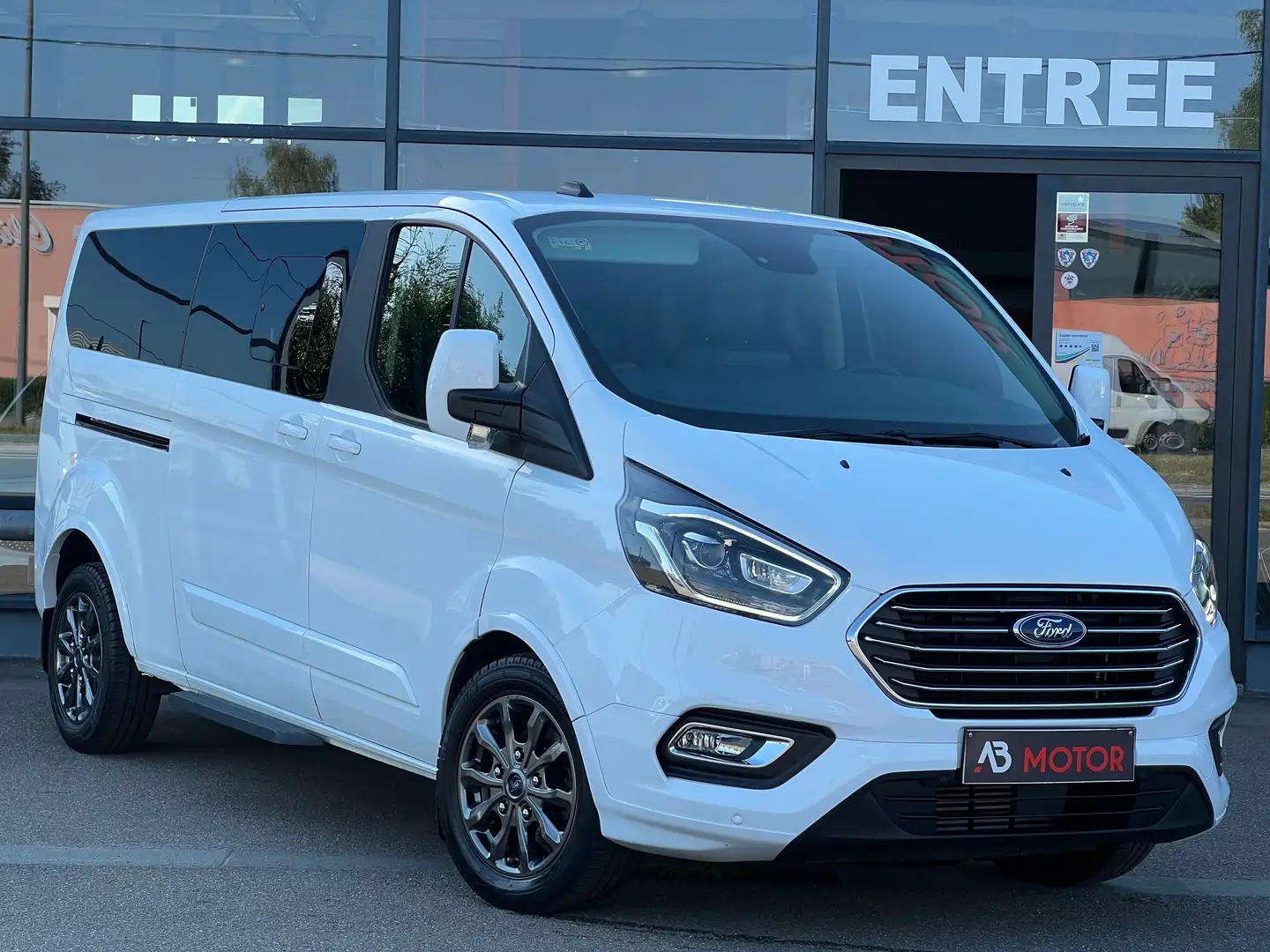 Ford Tourneo Custom 2.0TDCi AUTO 8PL LONG CHASSIS 170CV LED GPS CAMERA Blanc - 1