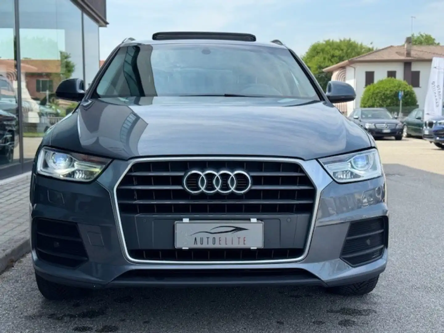 Audi Q3 2.0 TDI 120CV/TETTO PANORAMICO S tronic Sport Grigio - 2