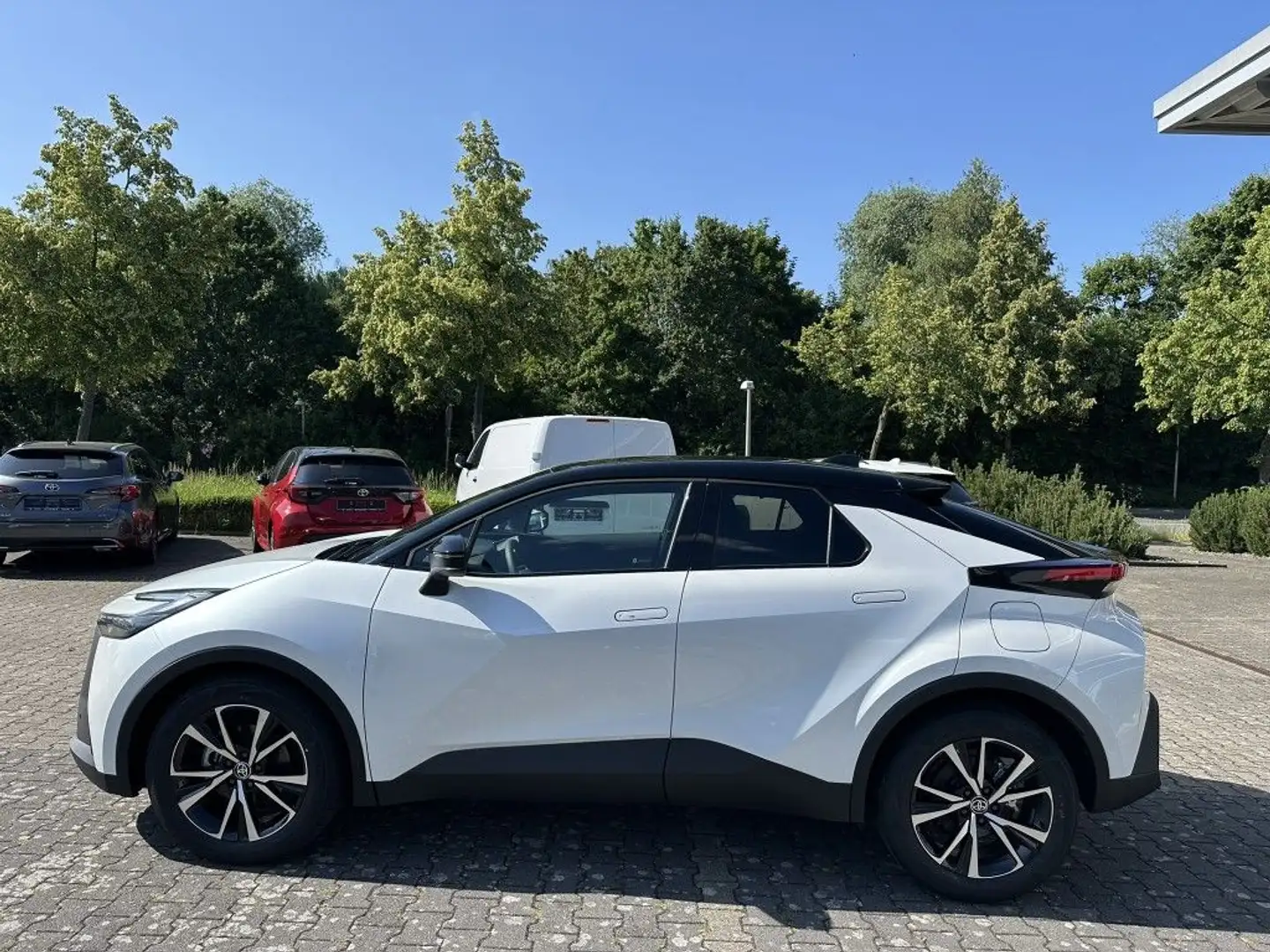 Toyota C-HR 1.8 Hybrid Team Deutschland Weiß - 2
