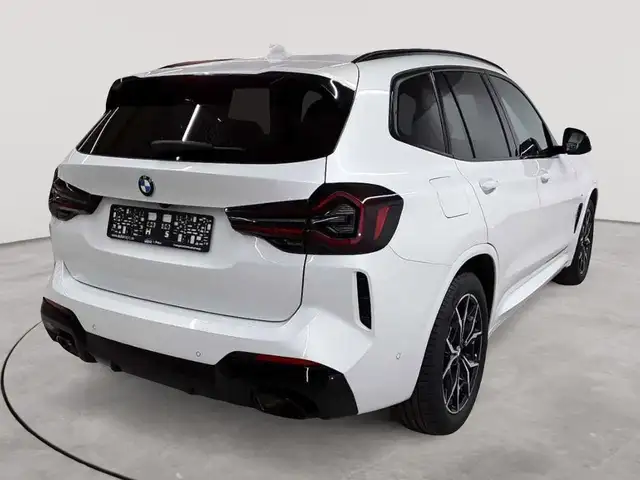 BMW X3 view 4