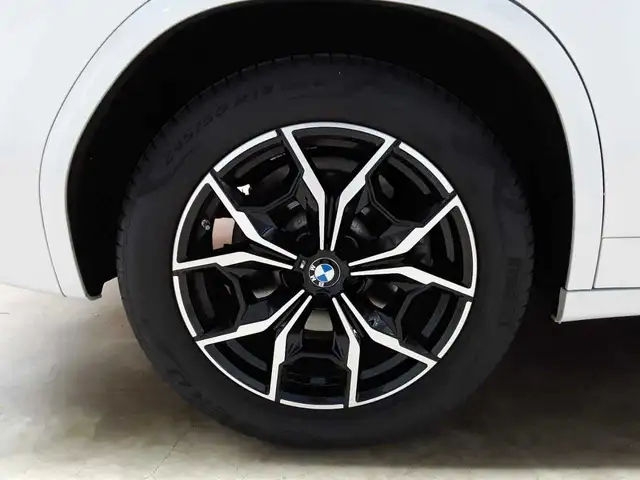 BMW X3 view 18