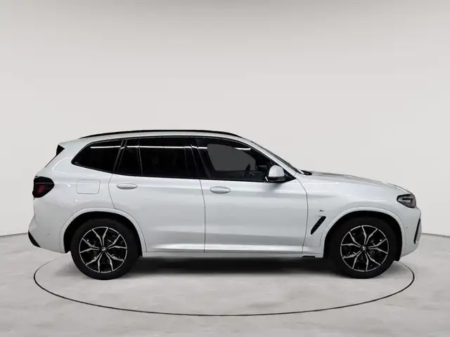 BMW X3 view 3