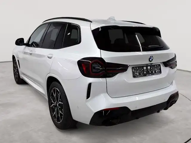BMW X3 view 5