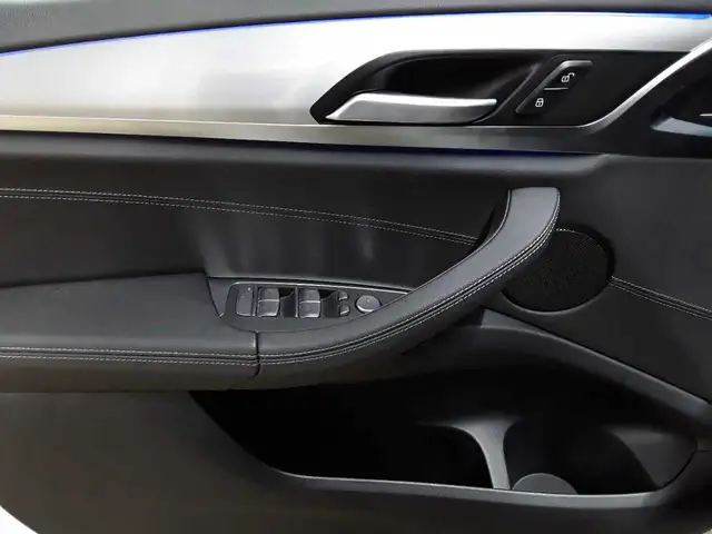 BMW X3 view 16