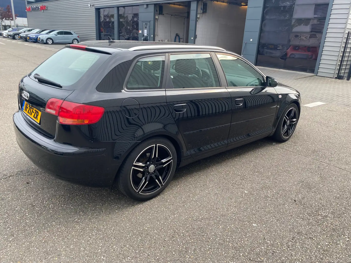 Audi A3 A3 1.4 TFSI Attraction Zwart - 2