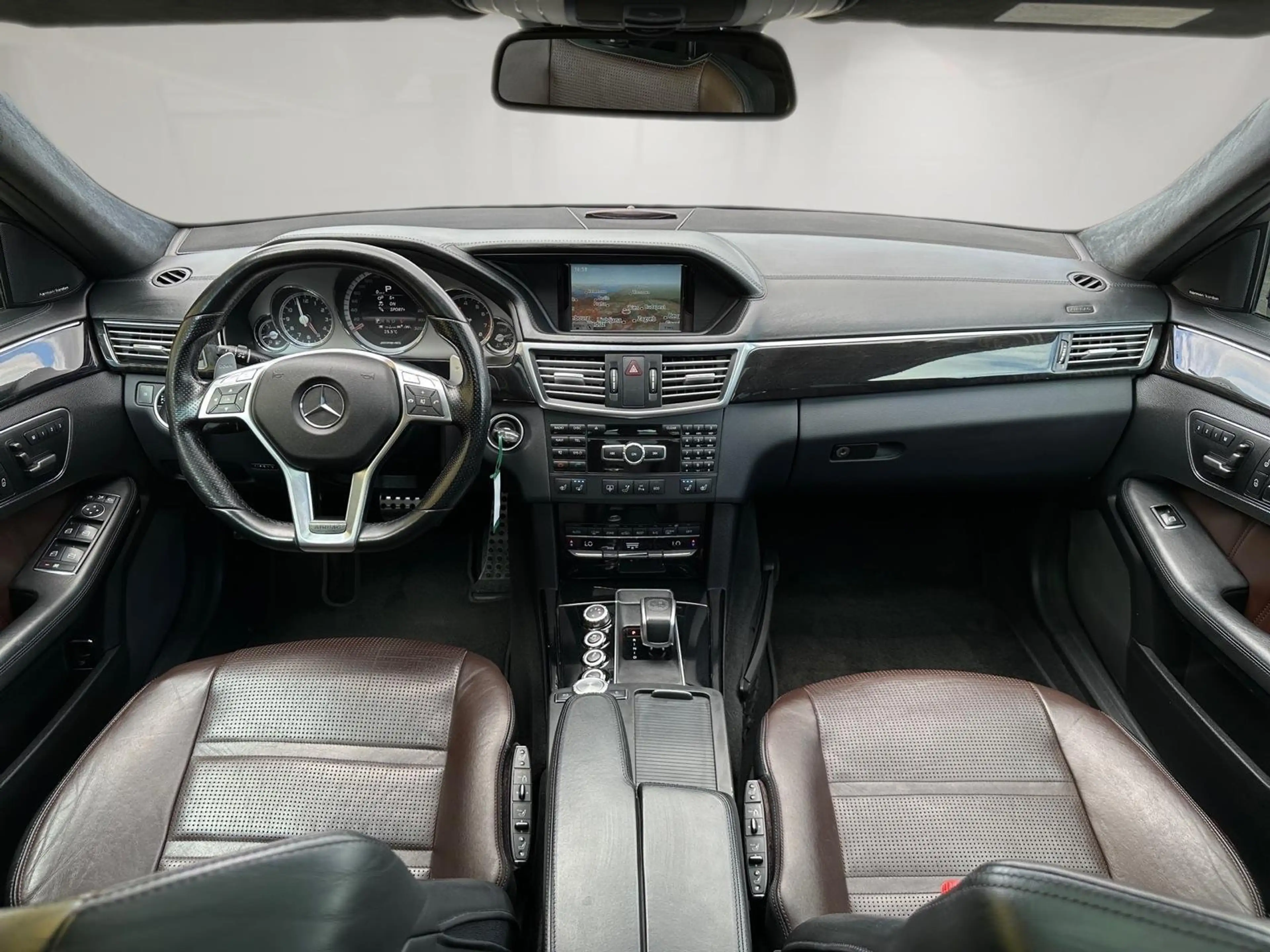 Mercedes-Benz E 63 AMG E 63 V8 AMG  /Harman/Nachtsicht/S.Klima/TV/AHK/ — photo 12