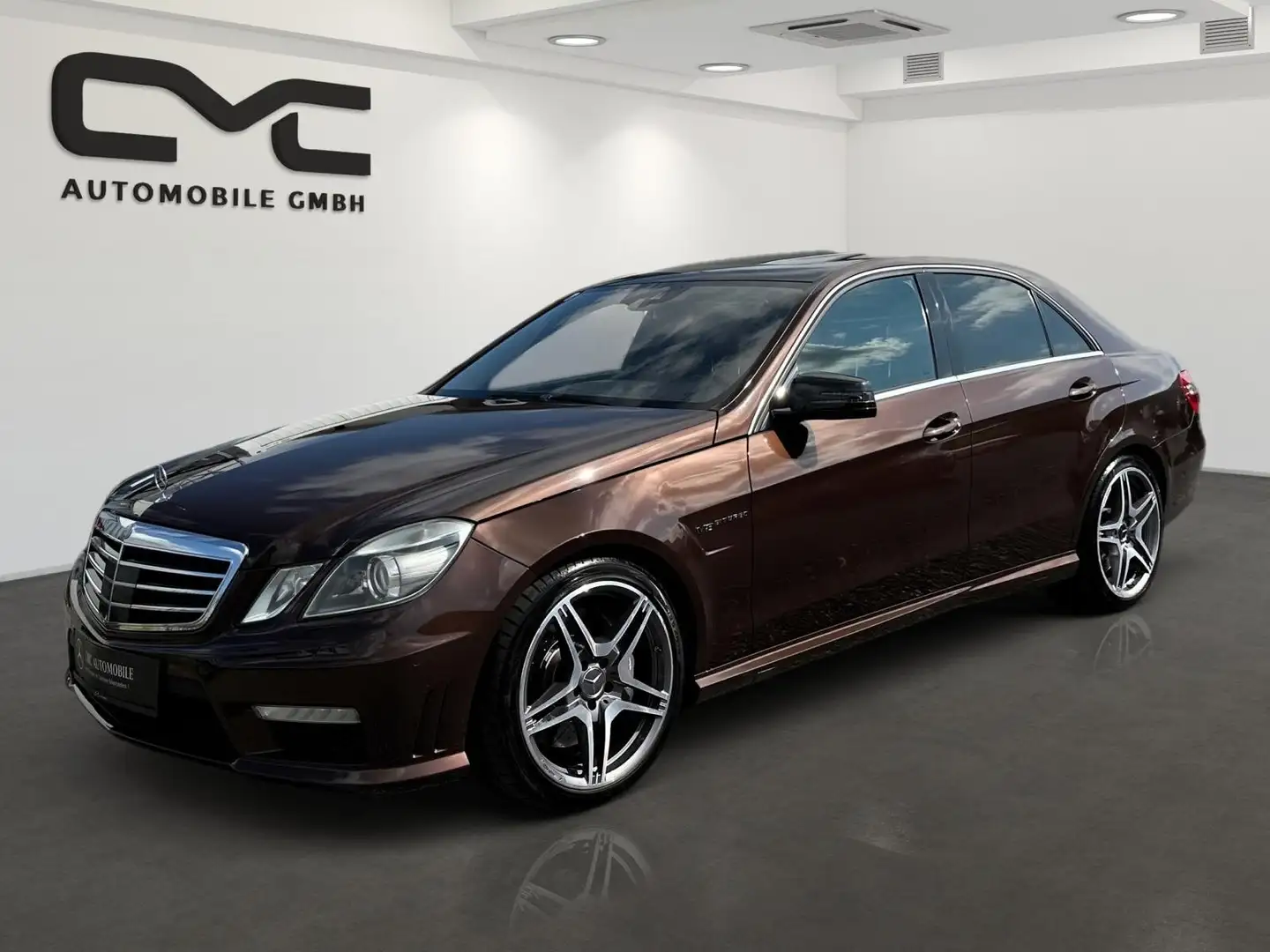 Mercedes-Benz E 63 AMG E 63 V8 AMG  /Harman/Nachtsicht/S.Klima/TV/AHK/TWT Braun - 1