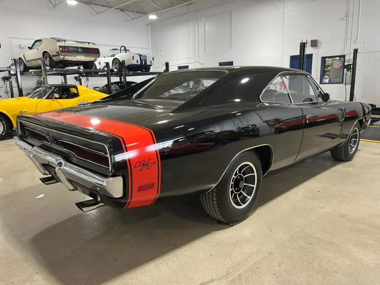 Dodge Charger снимка Dodge Charger