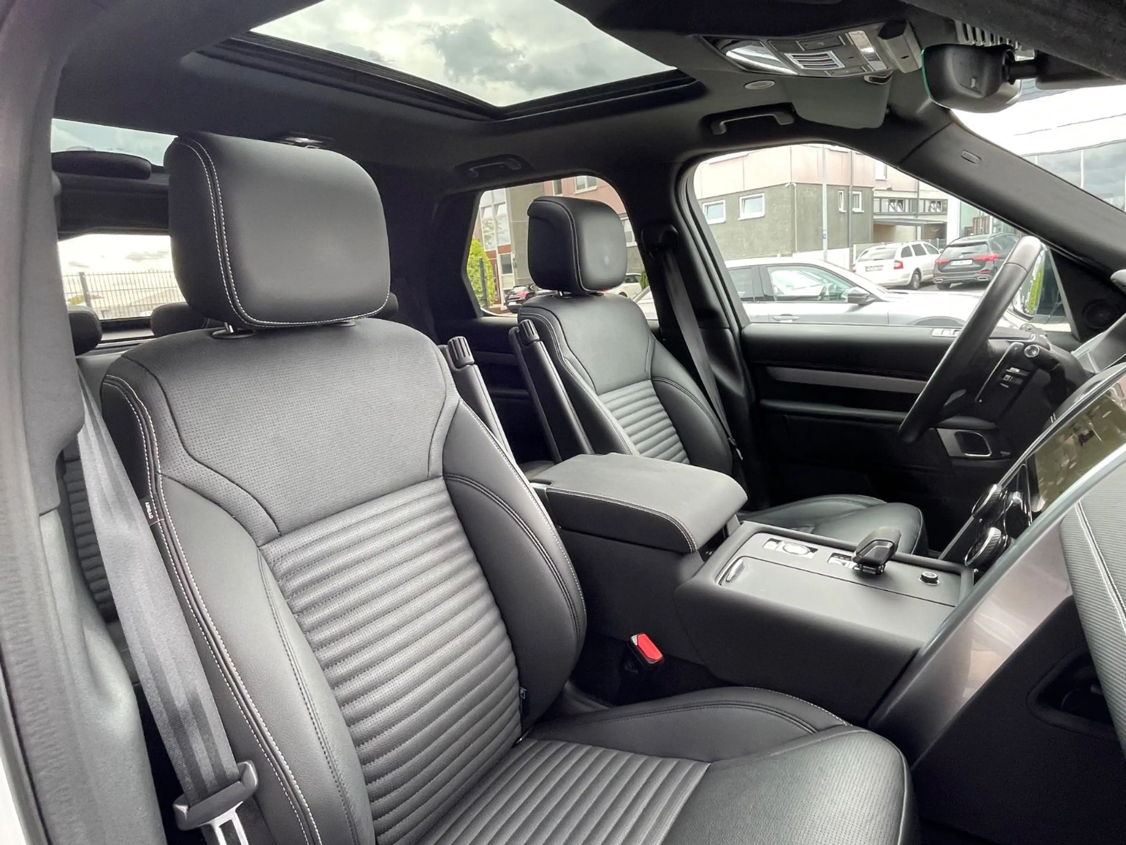 Land Rover Discovery 5 R-Dynamic SE D300 AWD/Pano/AHK/STDHZ — photo 26