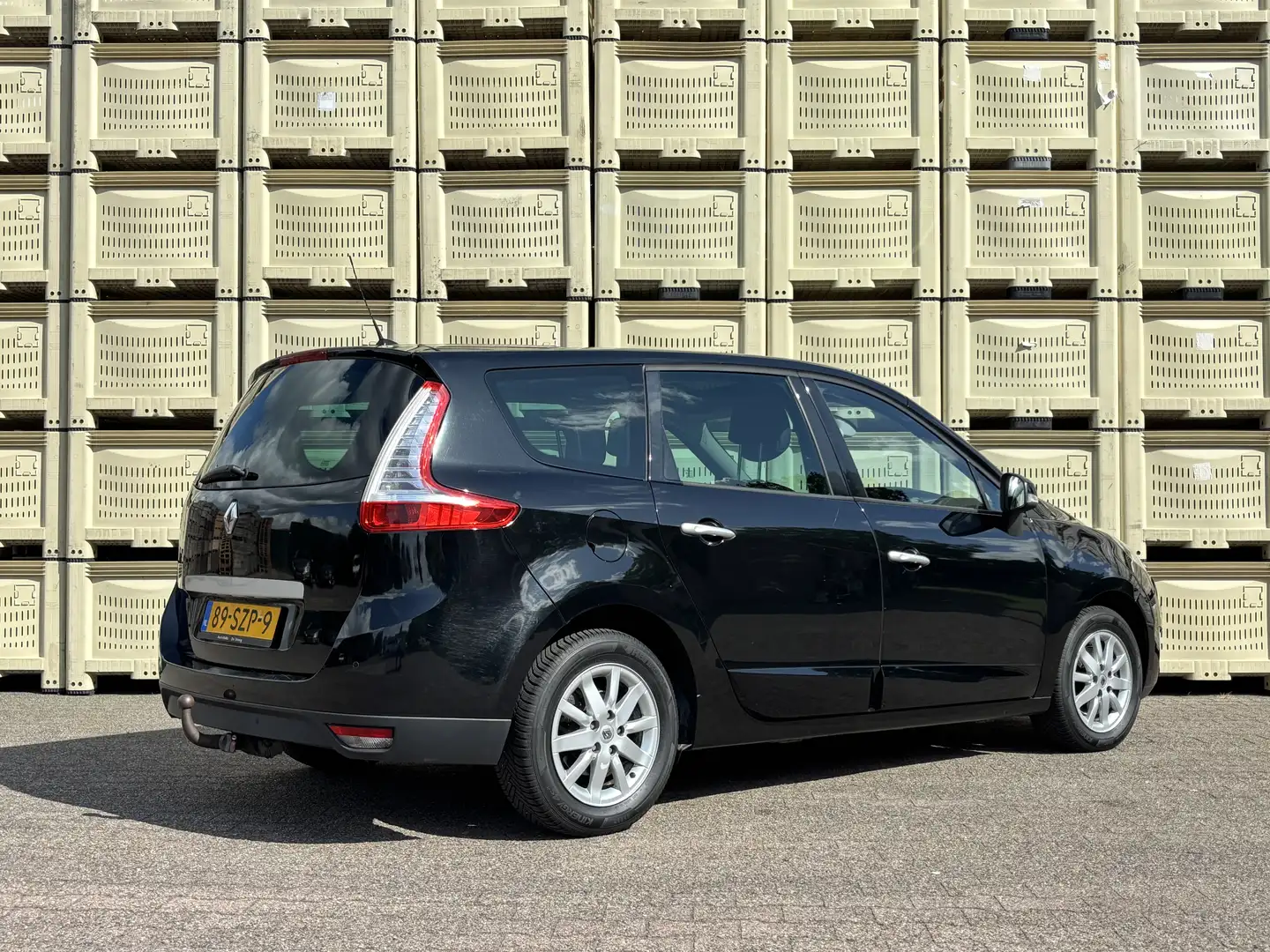 Renault Scenic 2.0 Privilege / 7-zit / pano / trekhaak / stoelver Zwart - 2