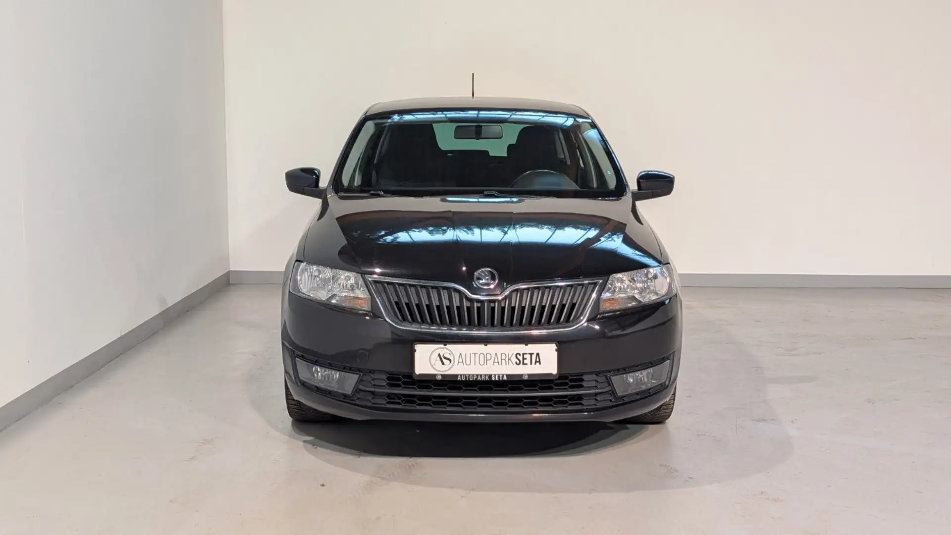 Skoda Rapid/Spaceback 1.4TSI DSG Spaceb. Ambition NAVI*SHZ*PDC Zwart - 2