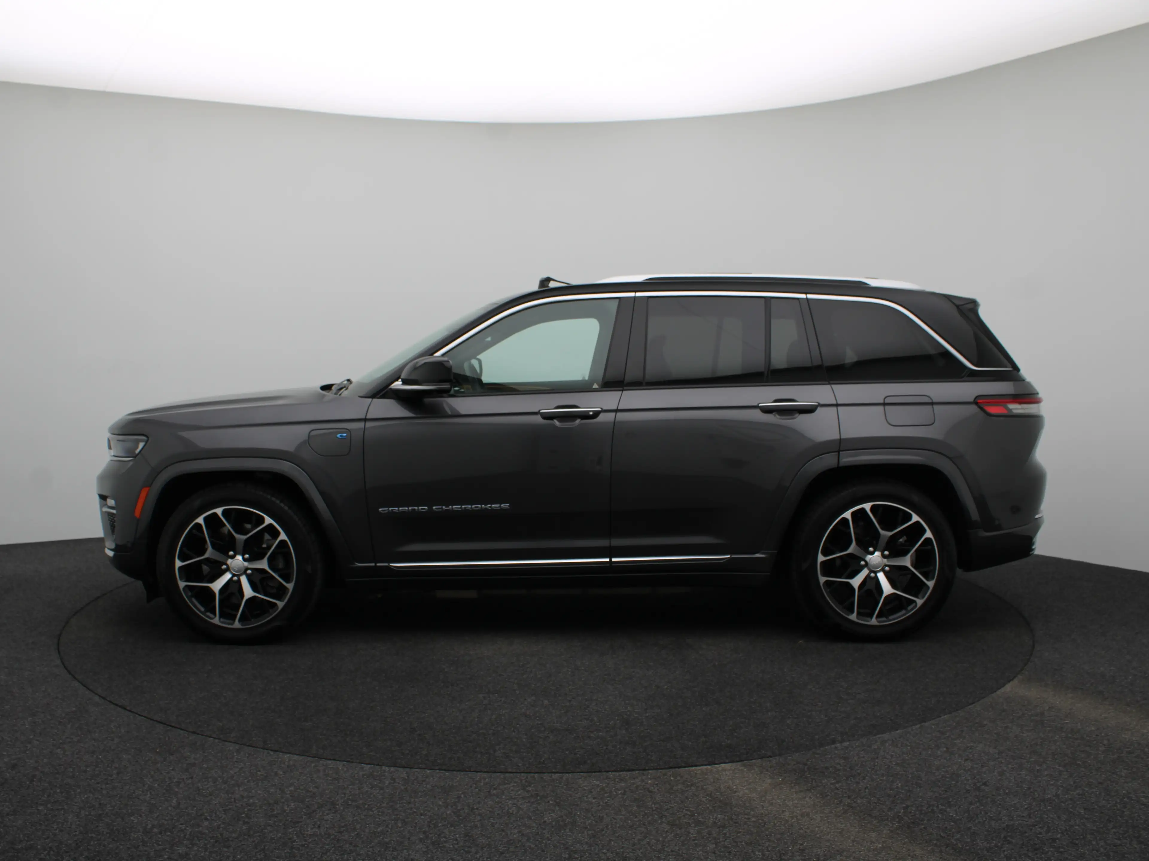 Jeep Grand Cherokee 2.0 Summit Reserve 4xe | SOH 92% | Luchtvering | M — photo 13