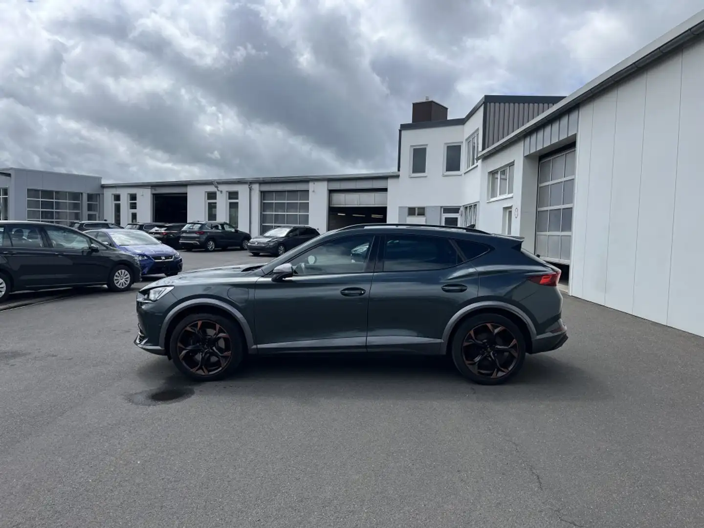 CUPRA Formentor 1.4 TSI e-Hybrid 181€ m. 20% Anzahlung Digital C Zelená - 2