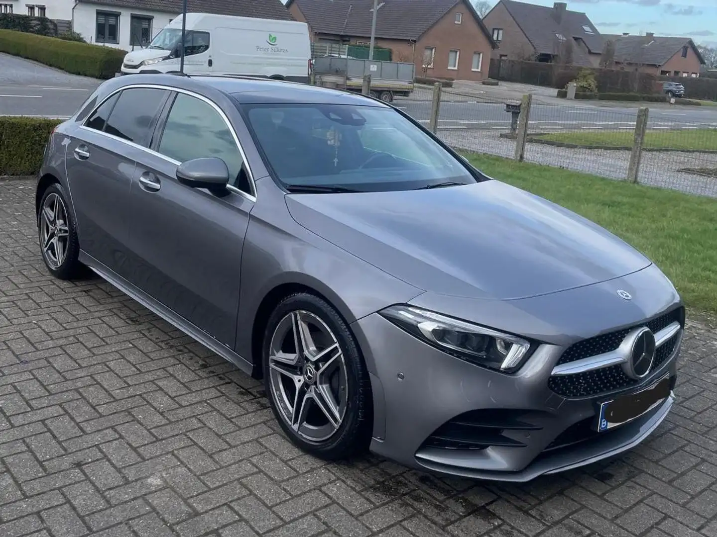 Mercedes-Benz A 180 A 180 d 7G-DCT AMG Line Gris - 2