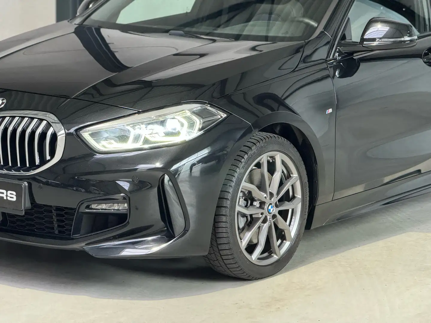 BMW 120 120i Aut. M Sport PANO/HUD/HEATED SEATS/KEYLESS Negro - 2