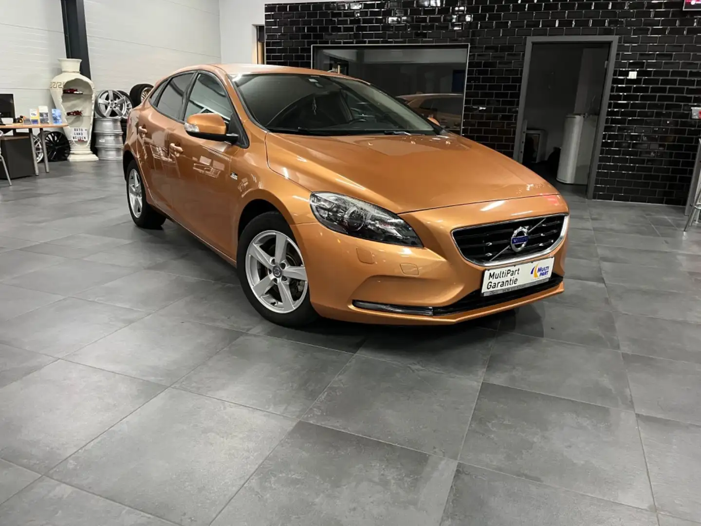 Volvo V40 Kinetic - 1