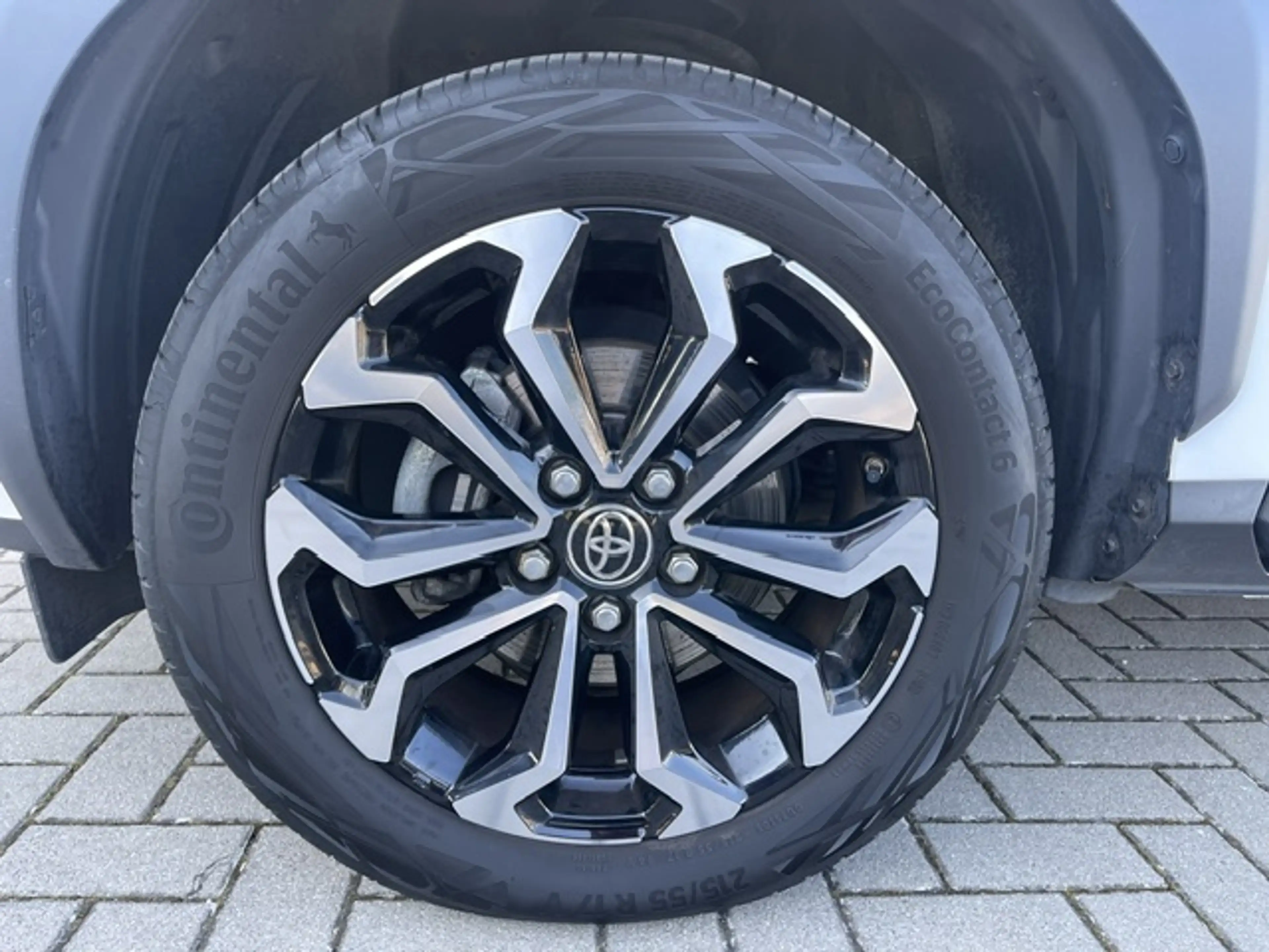 Toyota Yaris Cross Hybrid 1.5 VVT-i Team Deutschland *Smart Connect+Winter Paket* — photo 8