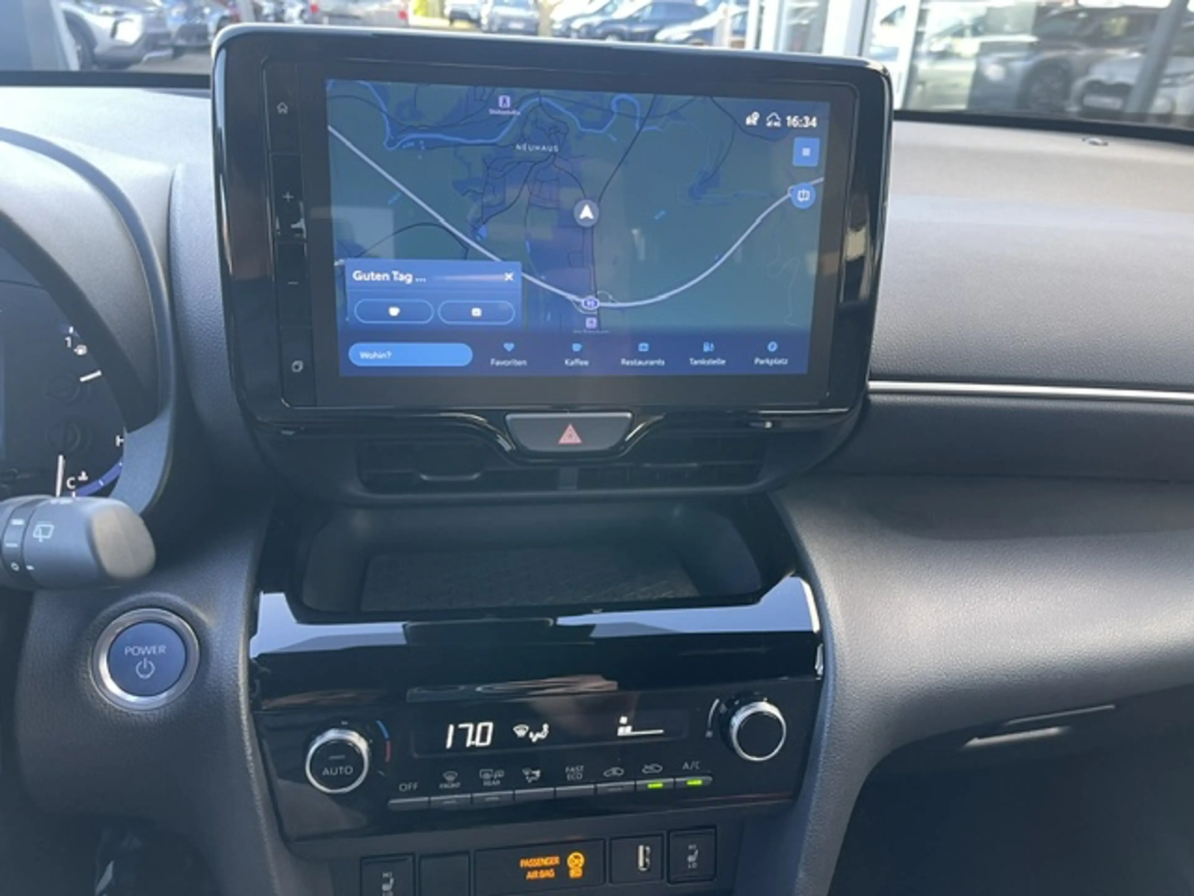 Toyota Yaris Cross Hybrid 1.5 VVT-i Team Deutschland *Smart Connect+Winter Paket* — photo 13