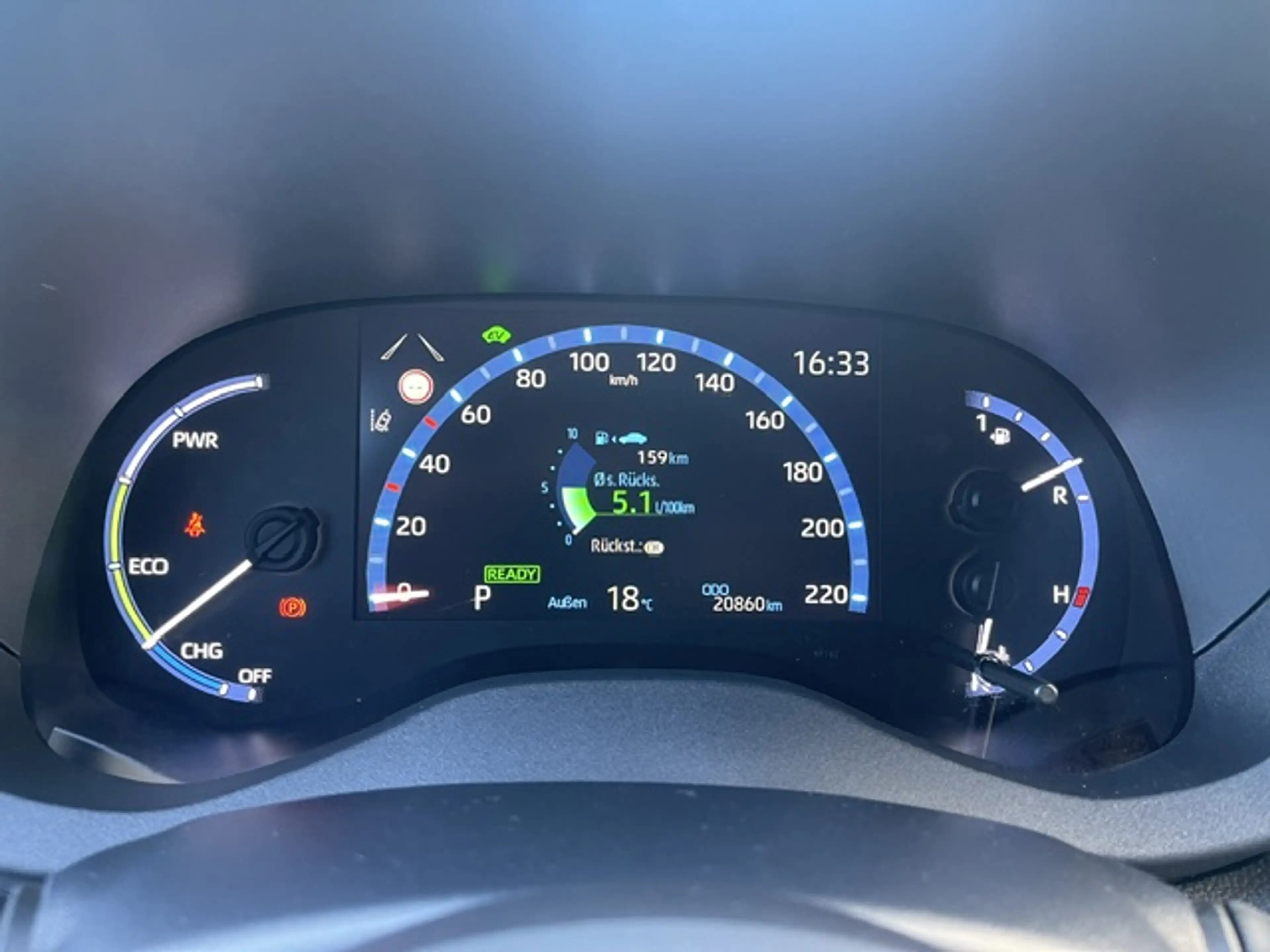 Toyota Yaris Cross Hybrid 1.5 VVT-i Team Deutschland *Smart Connect+Winter Paket* — photo 12