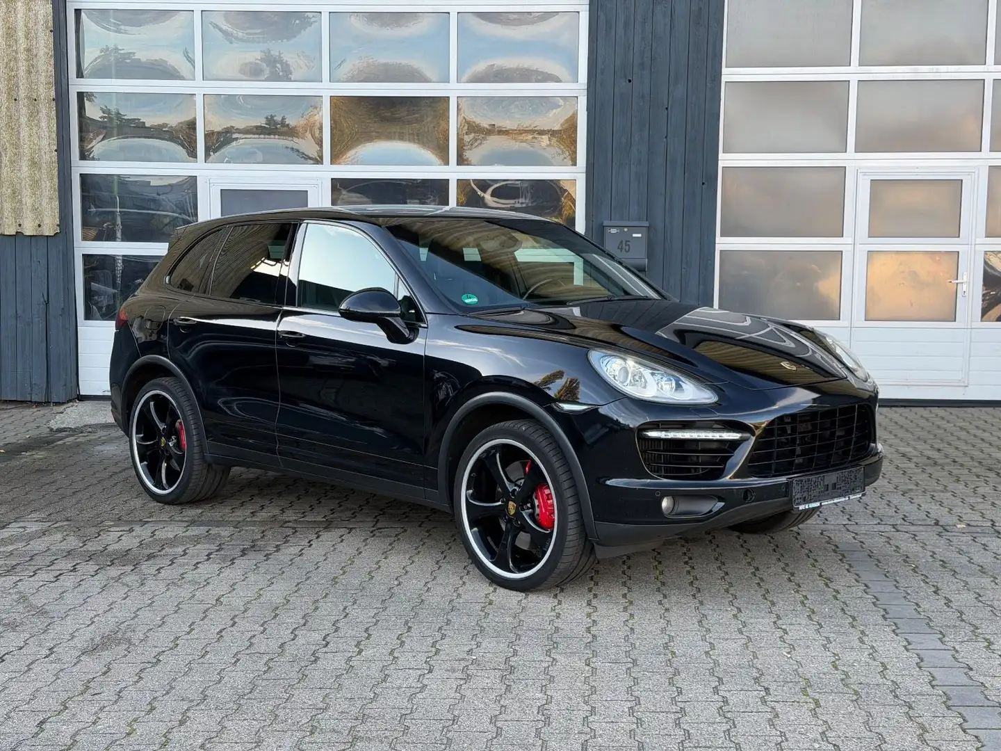 Porsche Cayenne Turbo/21-Zoll/1-Hand/STHZ/Luftfed/Key Noir - 2