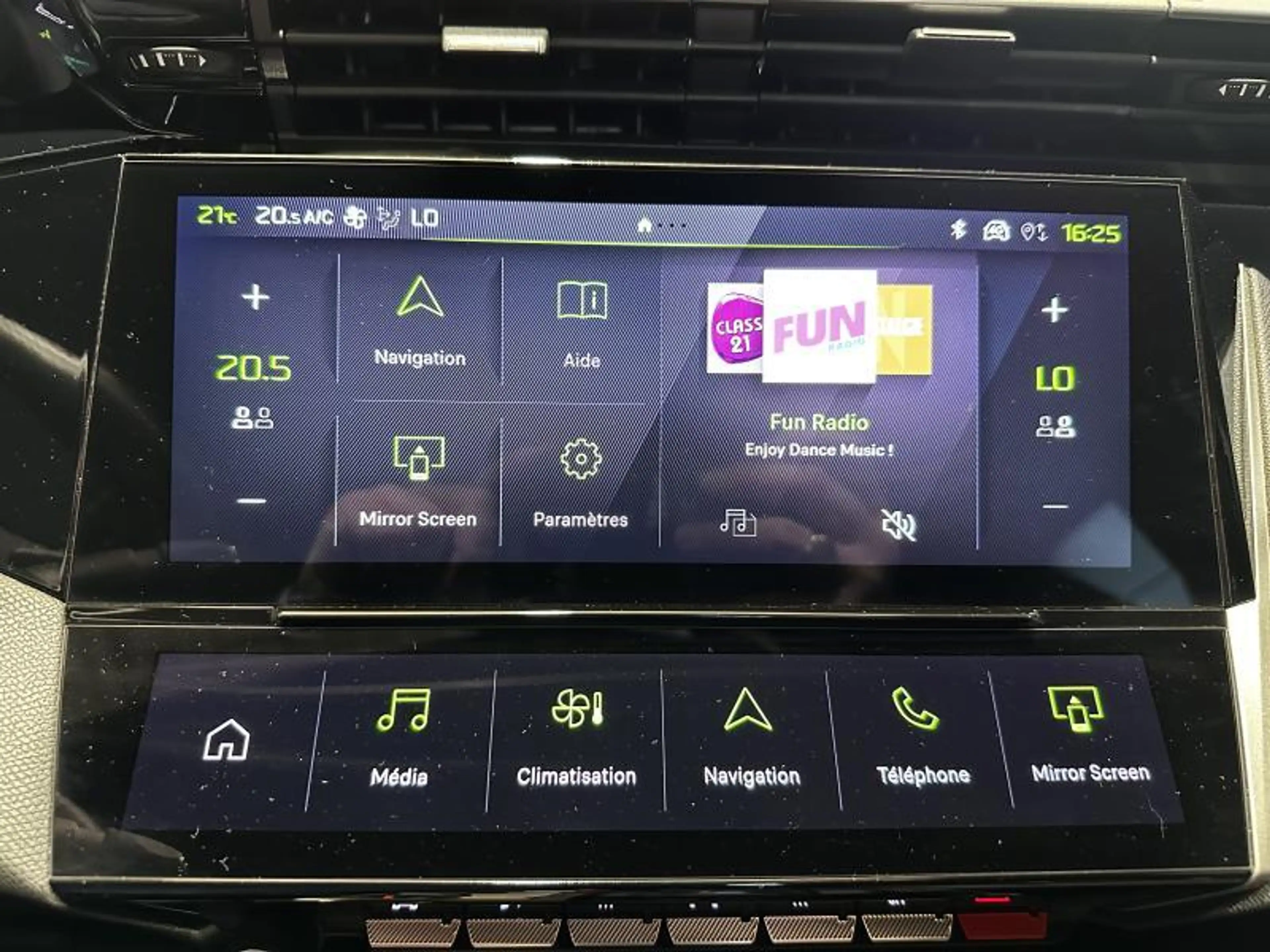 Peugeot 408 GT 12 Hybrid 145cv toit ouvrant — photo 13