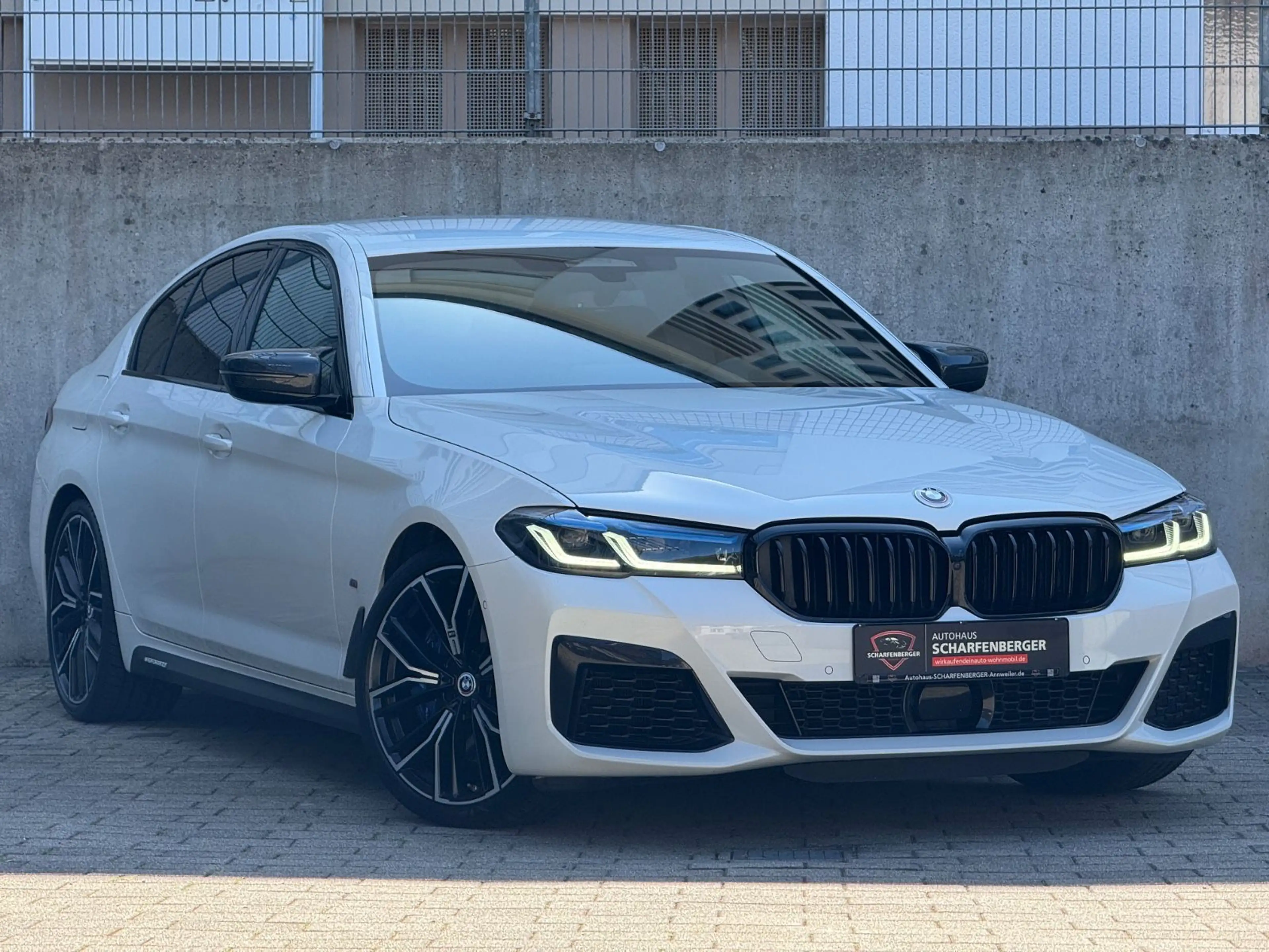BMW 550 i xDrive+2.Hand+B&W+DisplayKey+8FachB. — photo 2