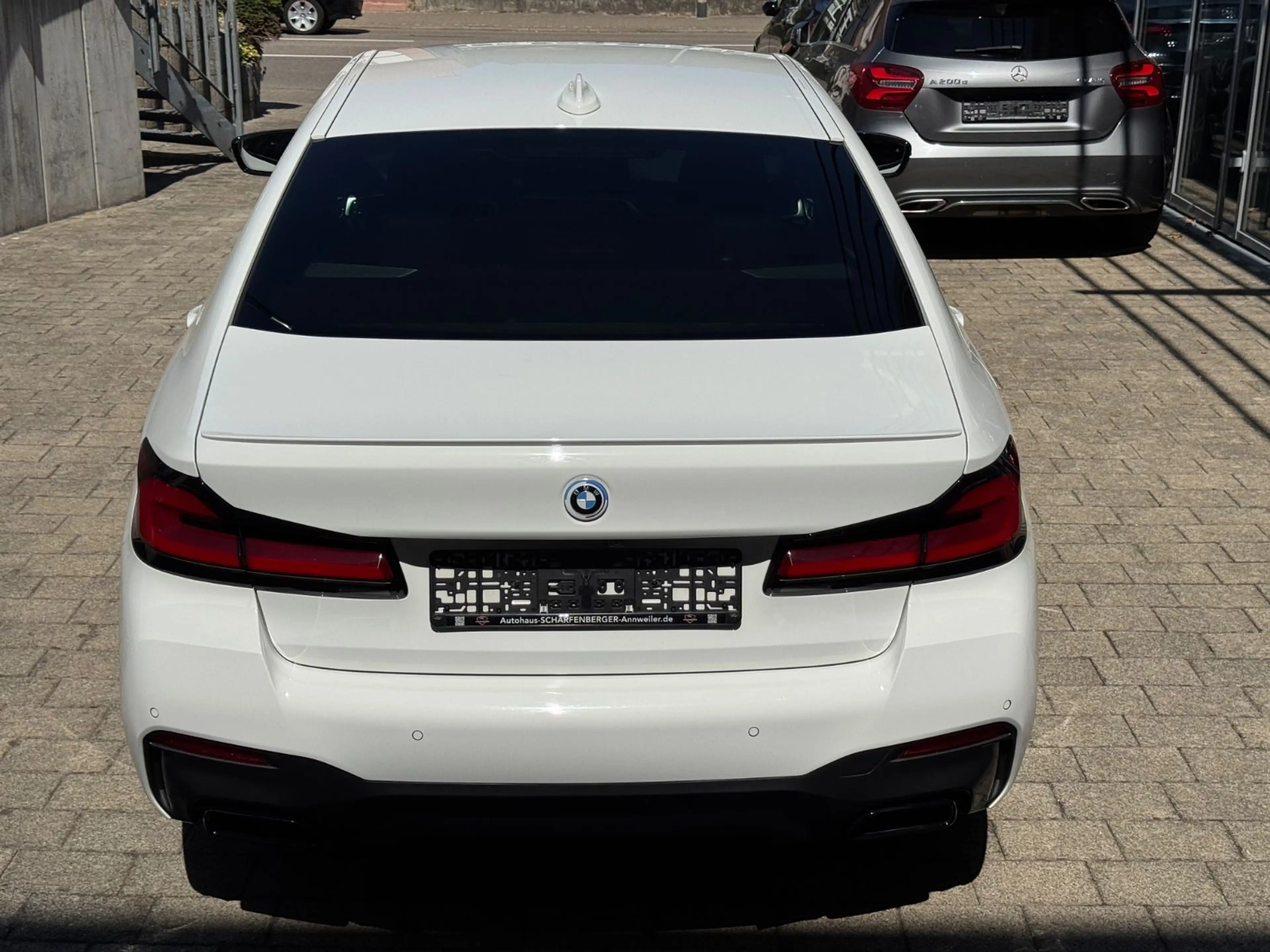 BMW 550 i xDrive+2.Hand+B&W+DisplayKey+8FachB. — photo 11