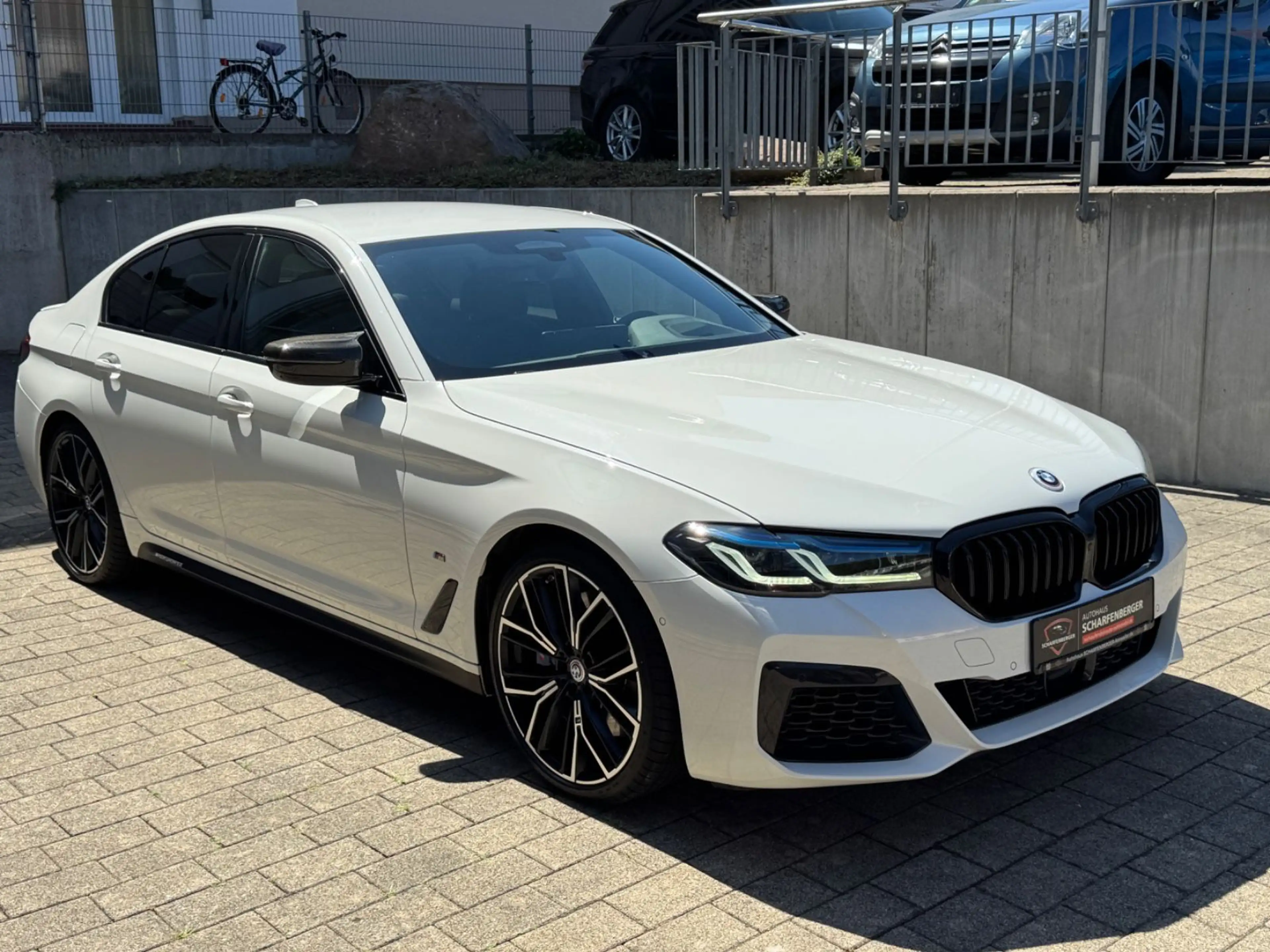 BMW 550 i xDrive+2.Hand+B&W+DisplayKey+8FachB. — photo 7