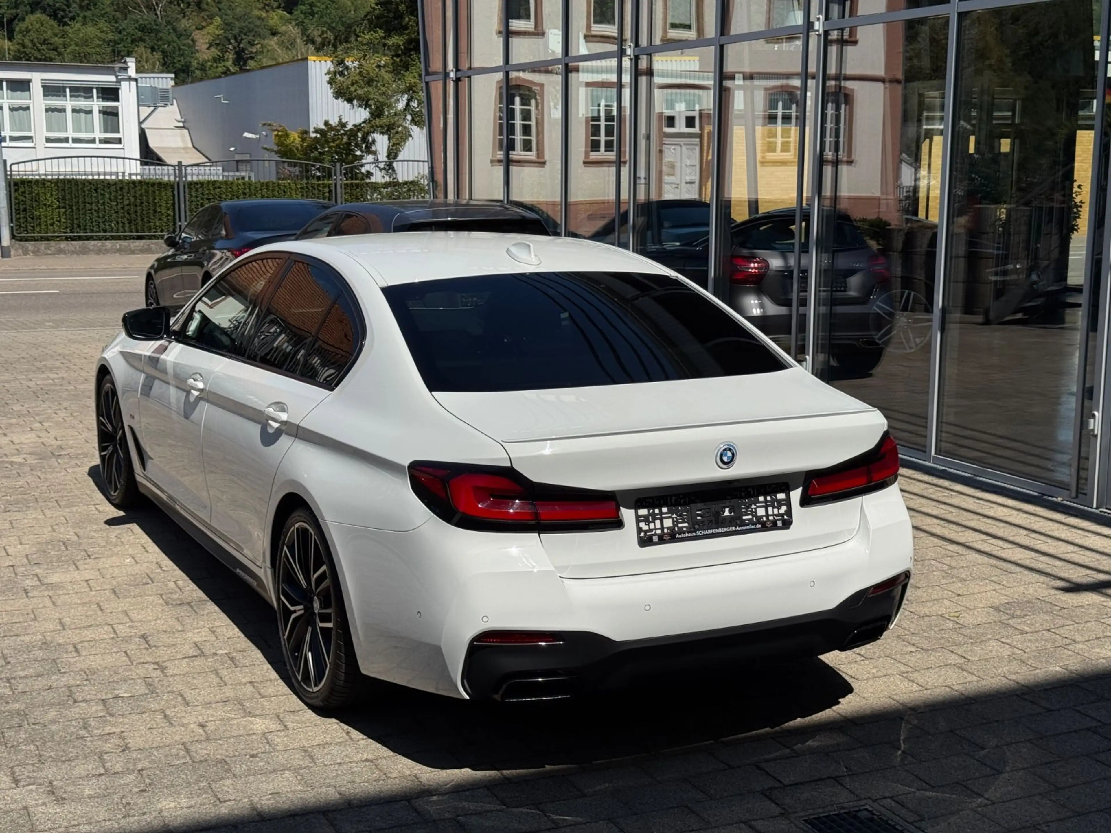 BMW 550 i xDrive+2.Hand+B&W+DisplayKey+8FachB. — photo 14