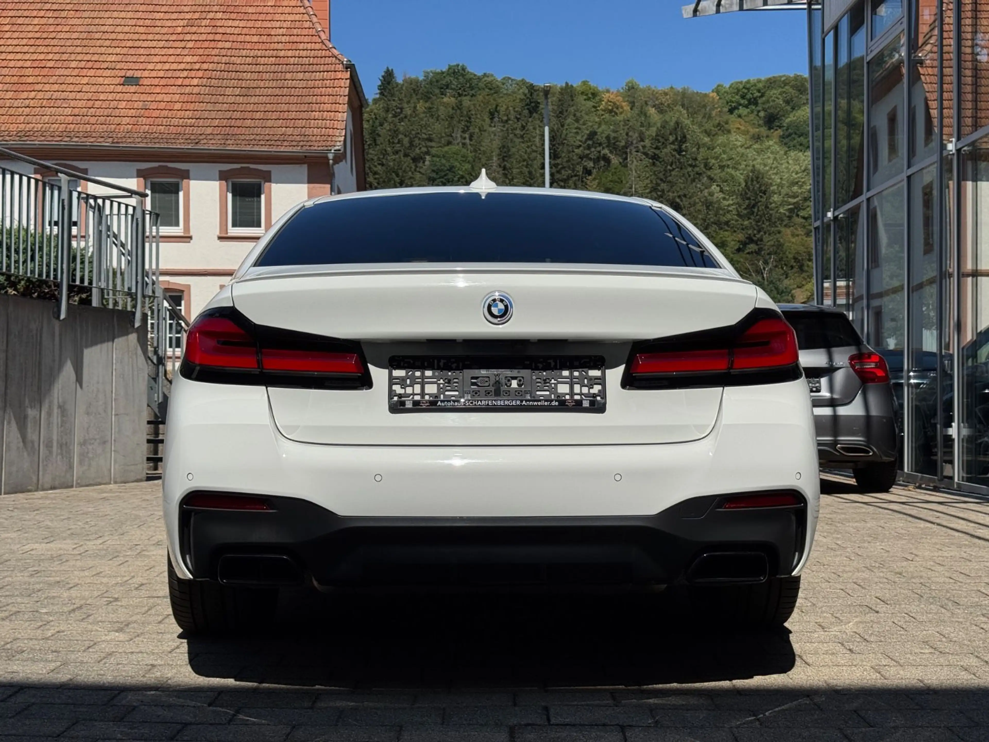 BMW 550 i xDrive+2.Hand+B&W+DisplayKey+8FachB. — photo 12