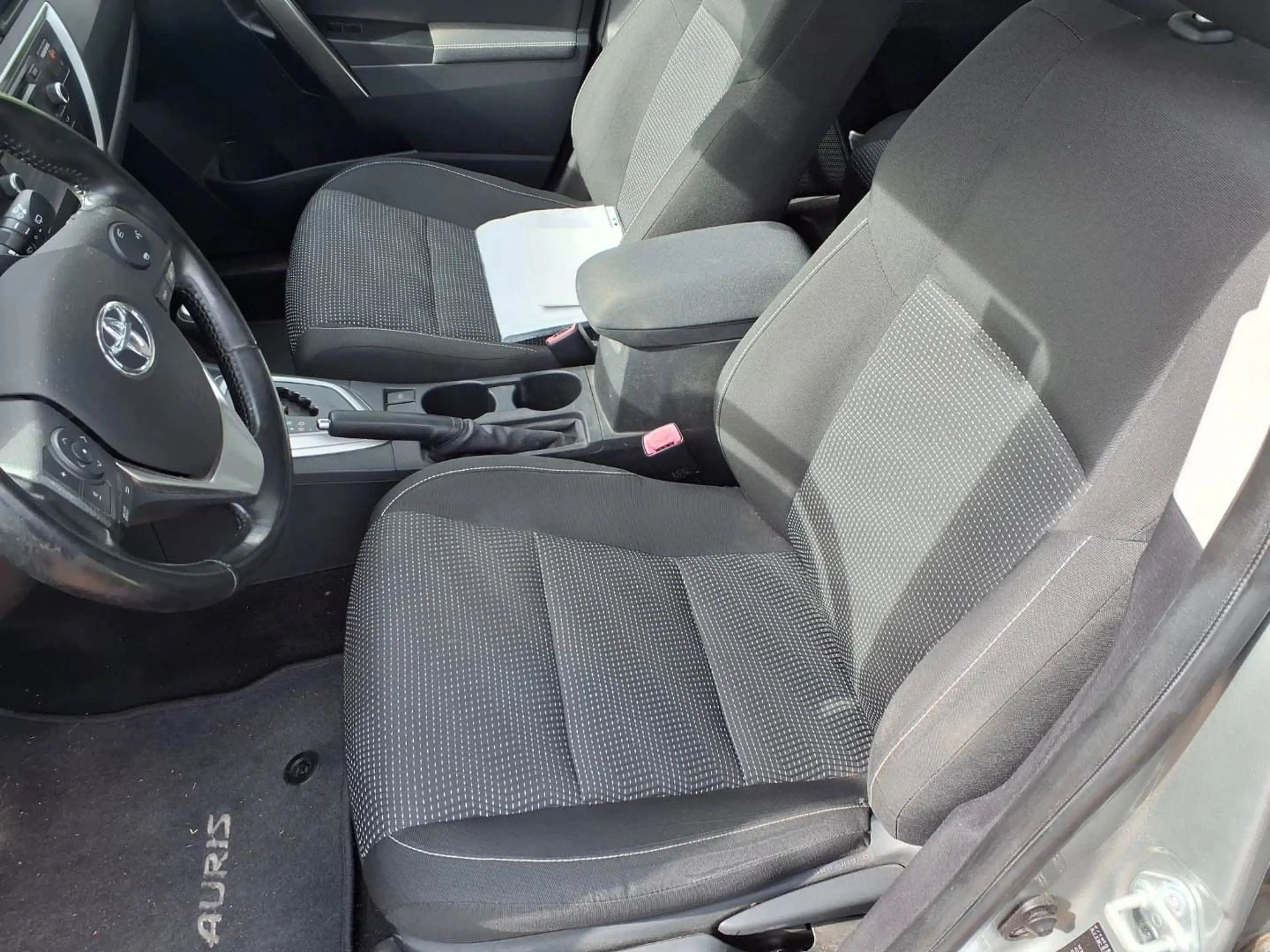 Toyota Auris Touring Sports Life+/KAMERA/SHZ/PDC/TEMP — photo 10