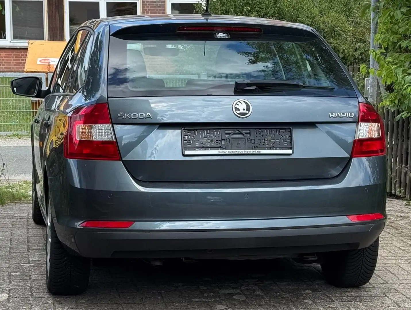 Skoda Rapid/Spaceback Rapid Spaceback 1.2 TSI (Green tec) Ambition Grau - 2