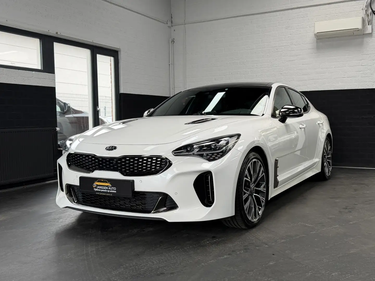 Kia Stinger 2.0 T-GDI GT-Line | Pano | H&K | Adaptive | Leder Blanco - 2