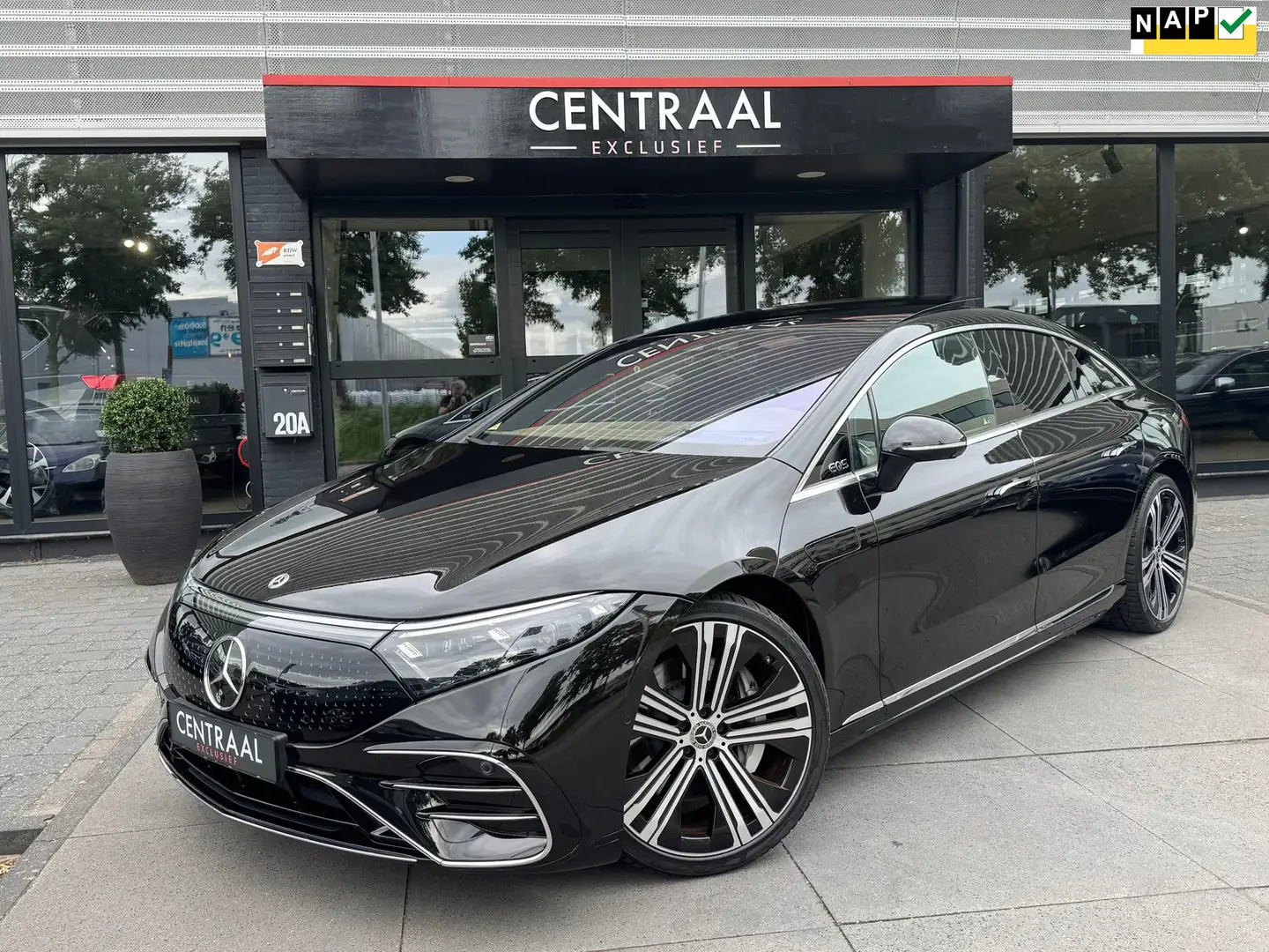 Mercedes-Benz EQS 580 4MATIC AMG 108 kWh|Pano|Burmester|Massage|4-wi Noir - 1