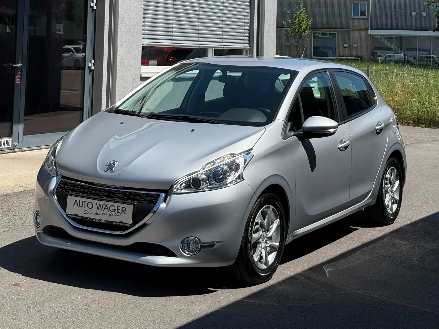 Peugeot 208 Active Argent - 1